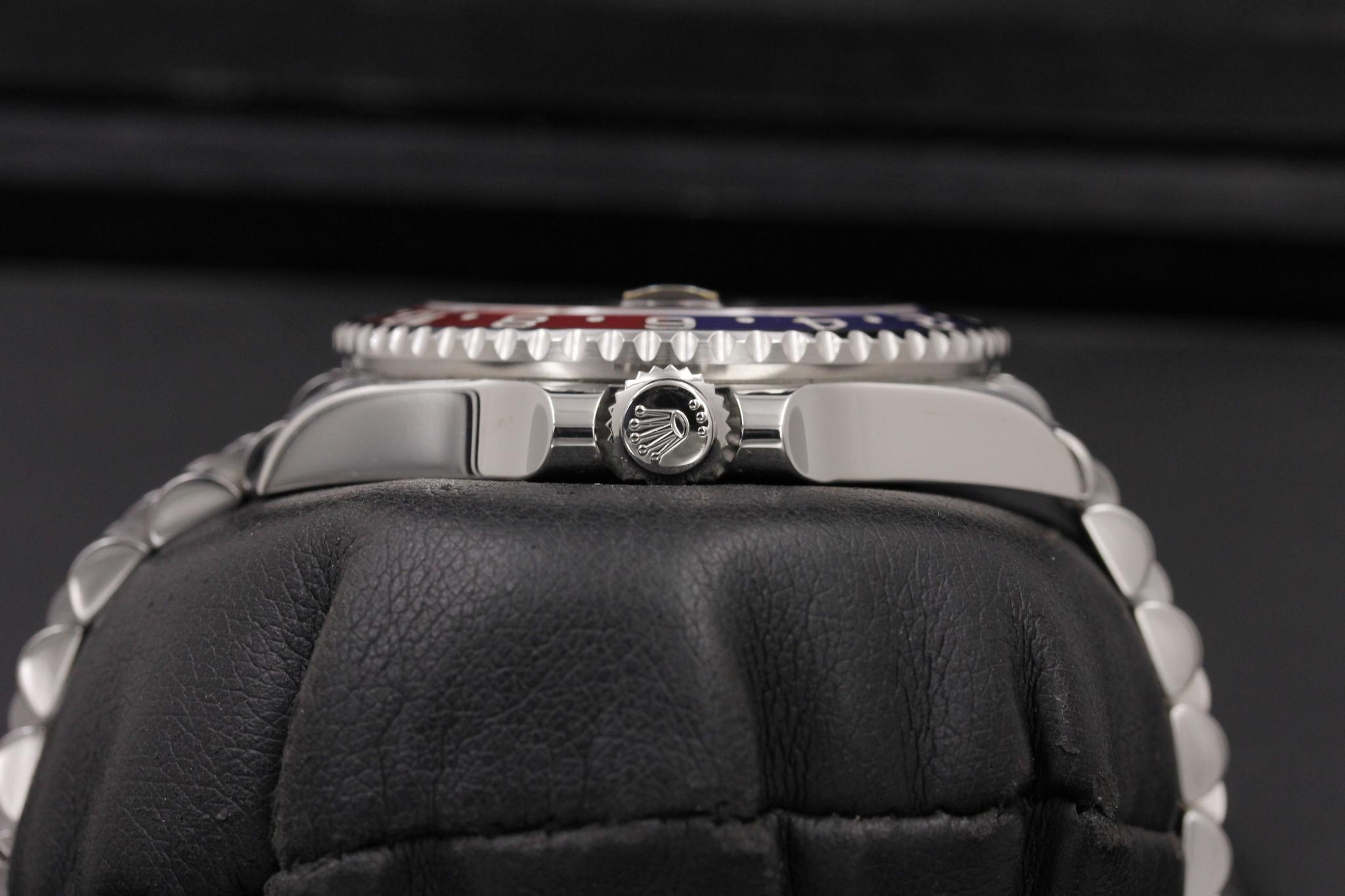 Watch Image 3