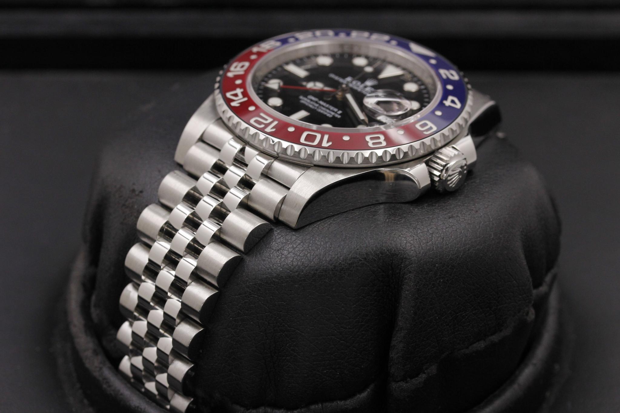 Watch Image 2
