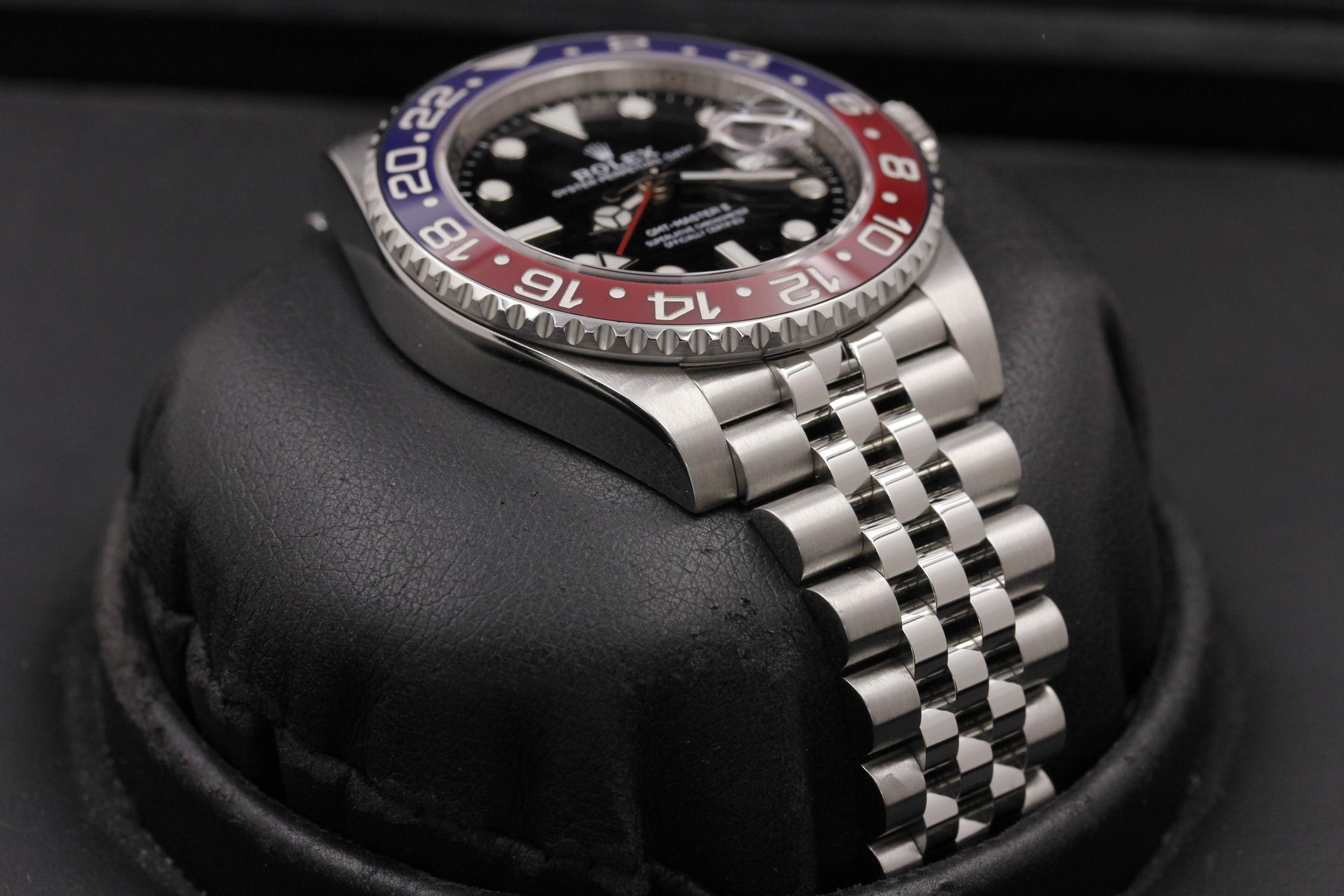Watch Image 6