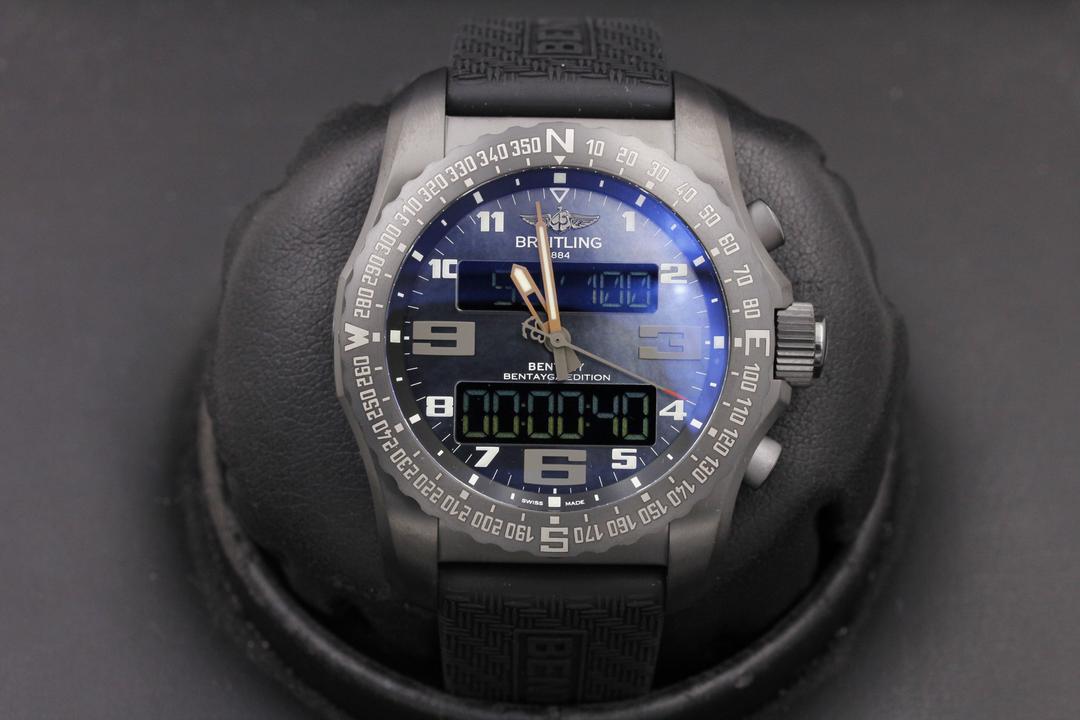 Breitling Bentley Bentayga Cockpit B50 Vb50109u