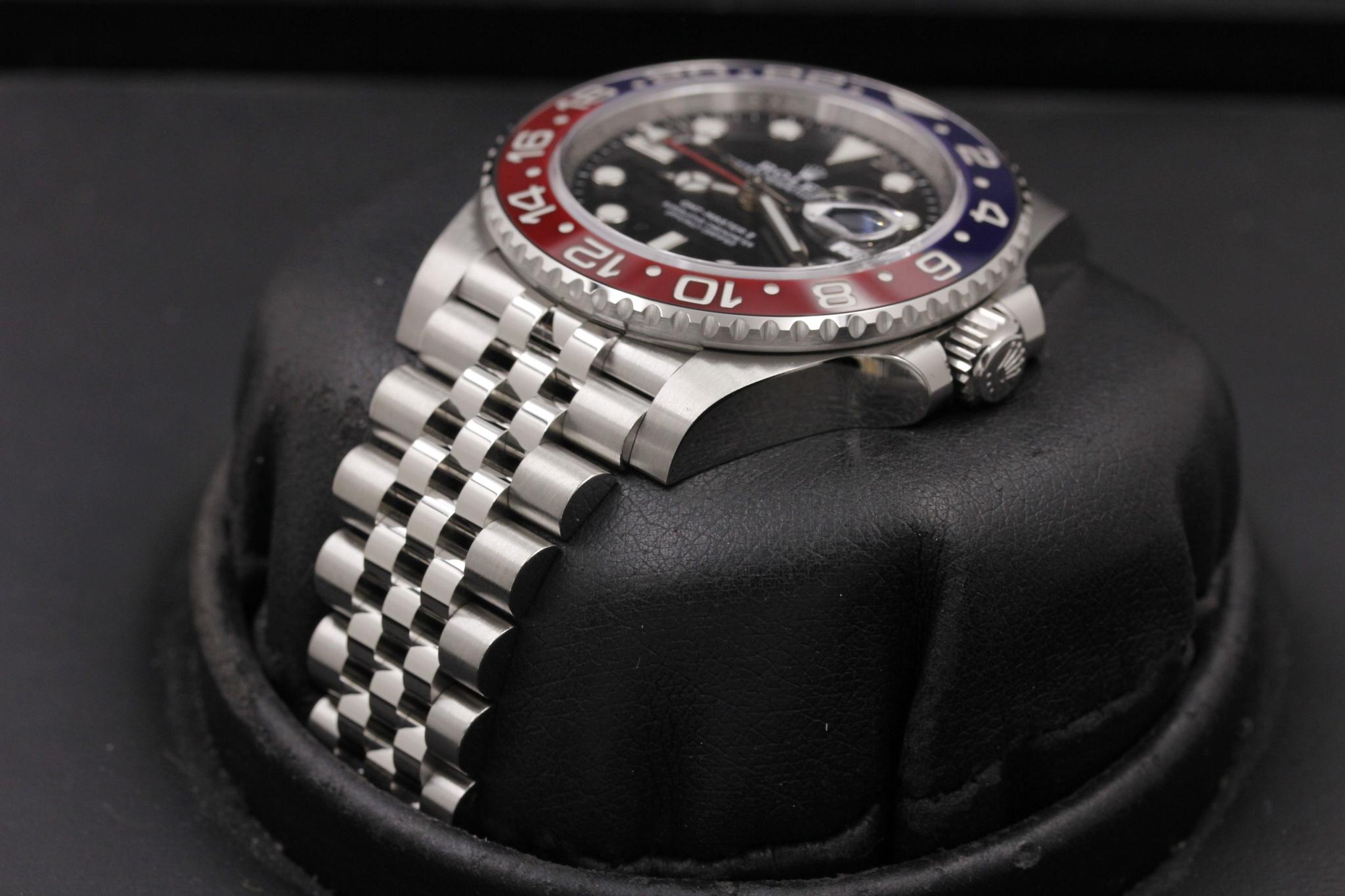 Watch Image 2