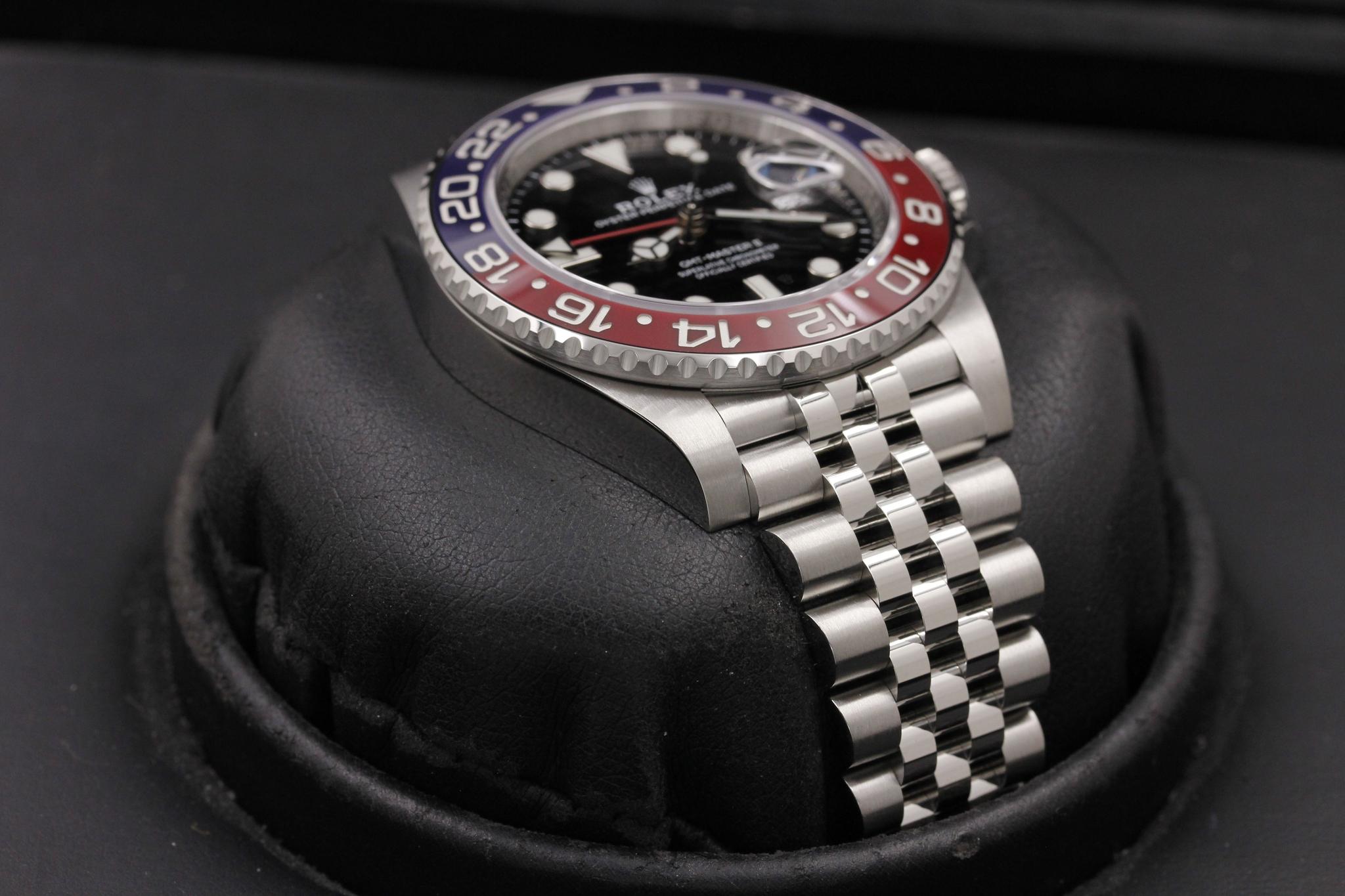 Watch Image 6
