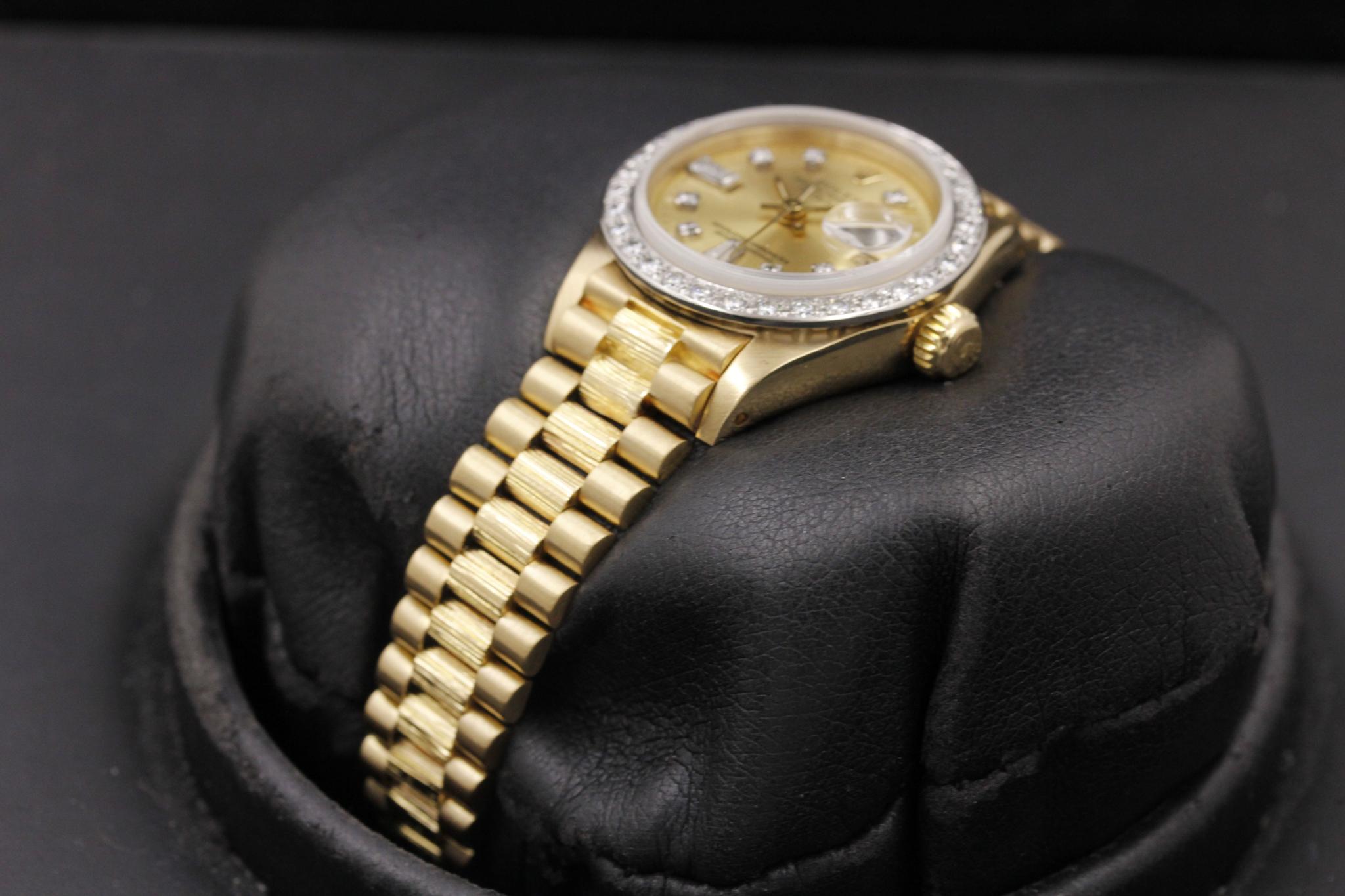 Watch Image 2