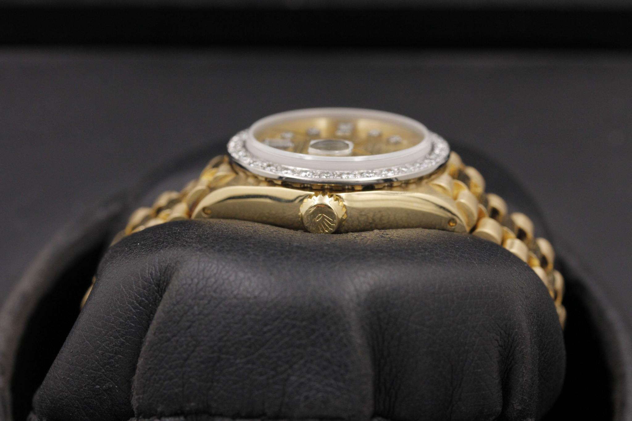 Watch Image 3
