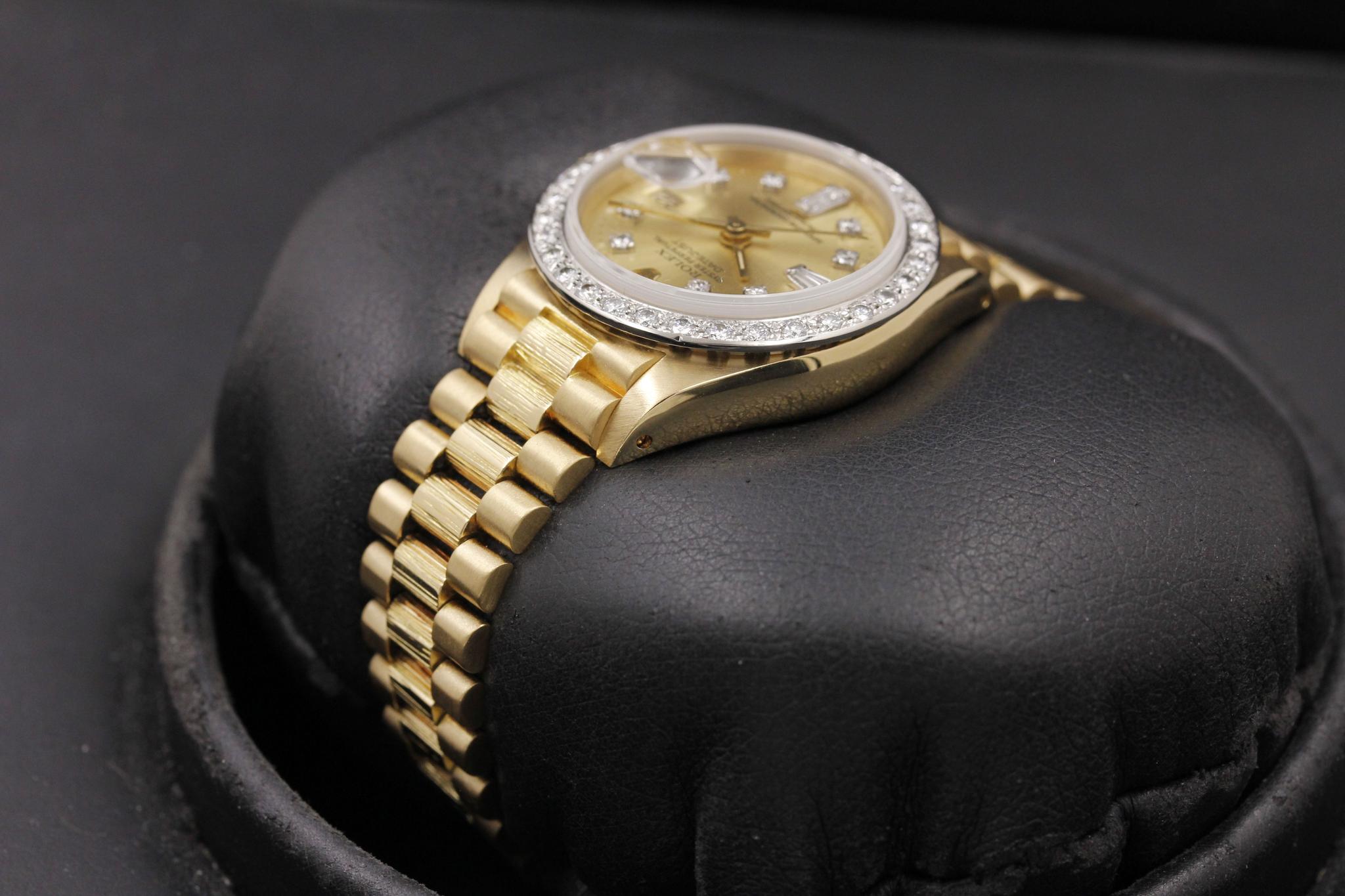 Watch Image 5