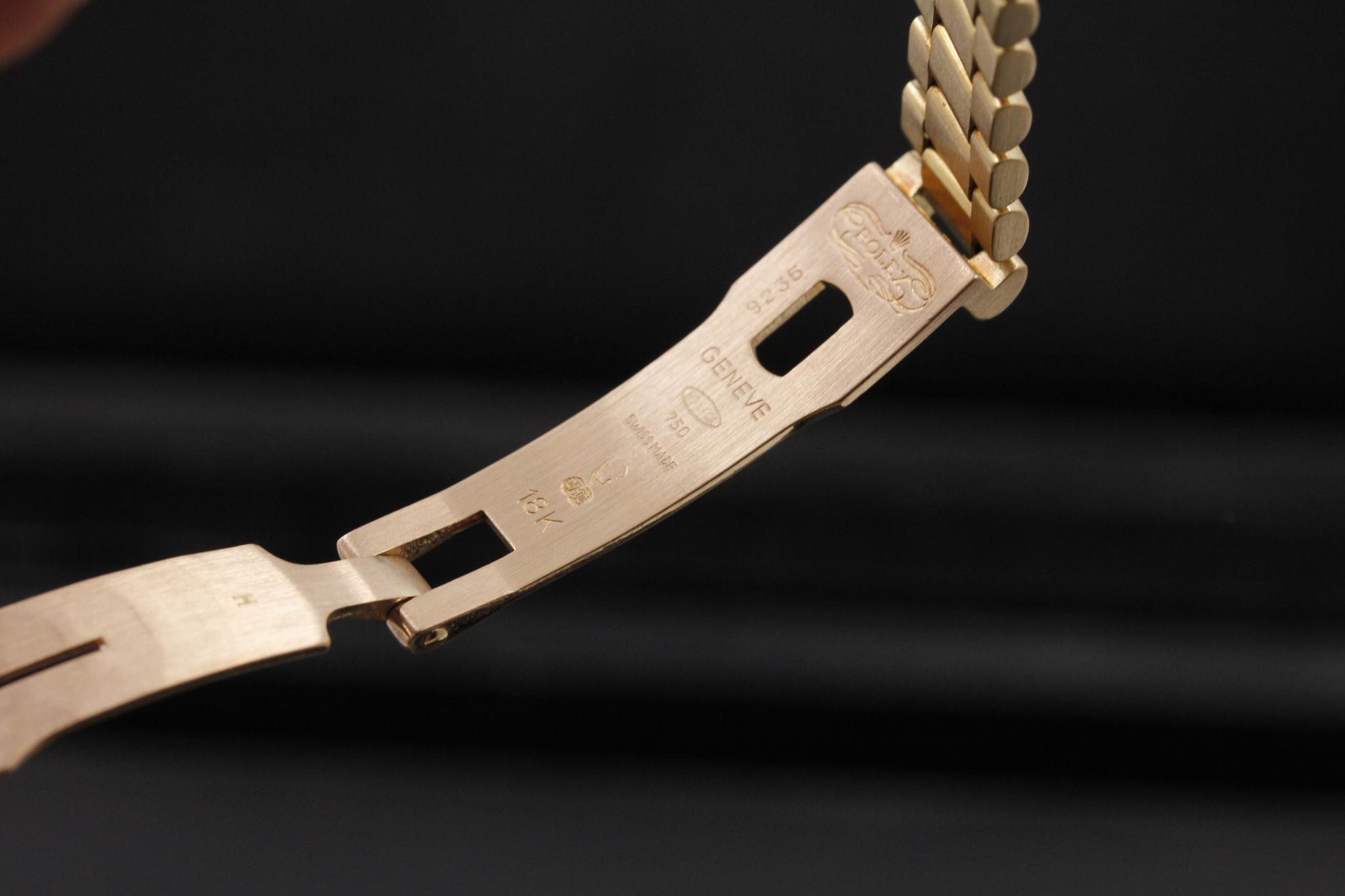 Watch Image 9