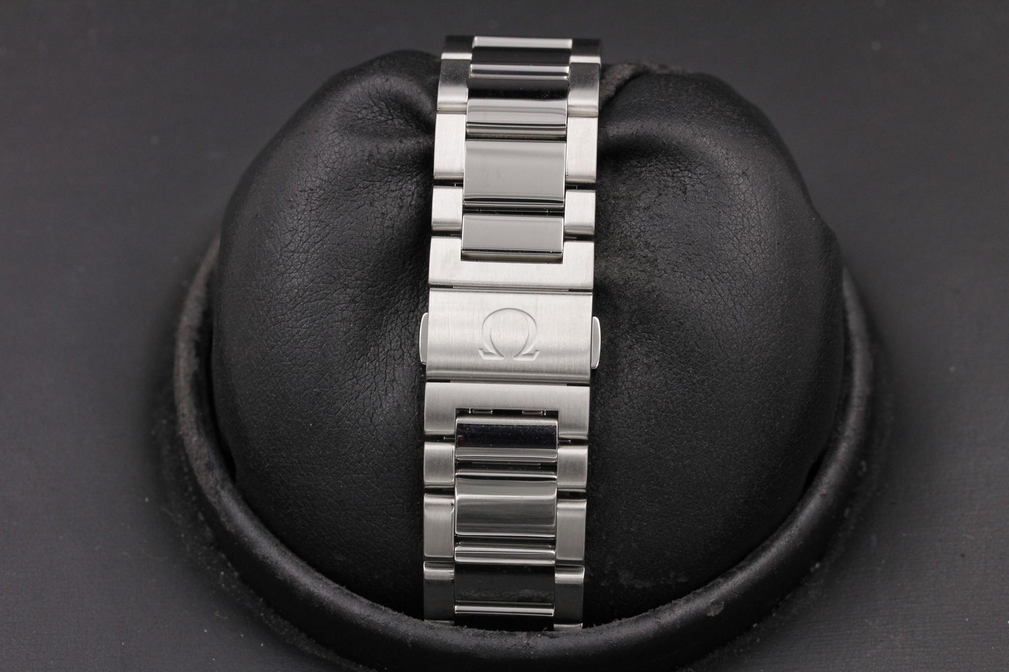 Watch Image 8