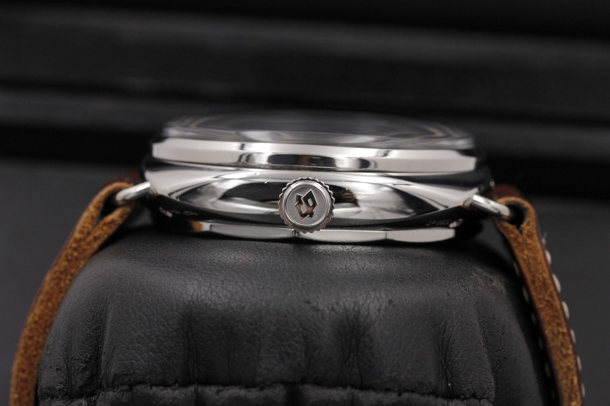 Watch Image 3