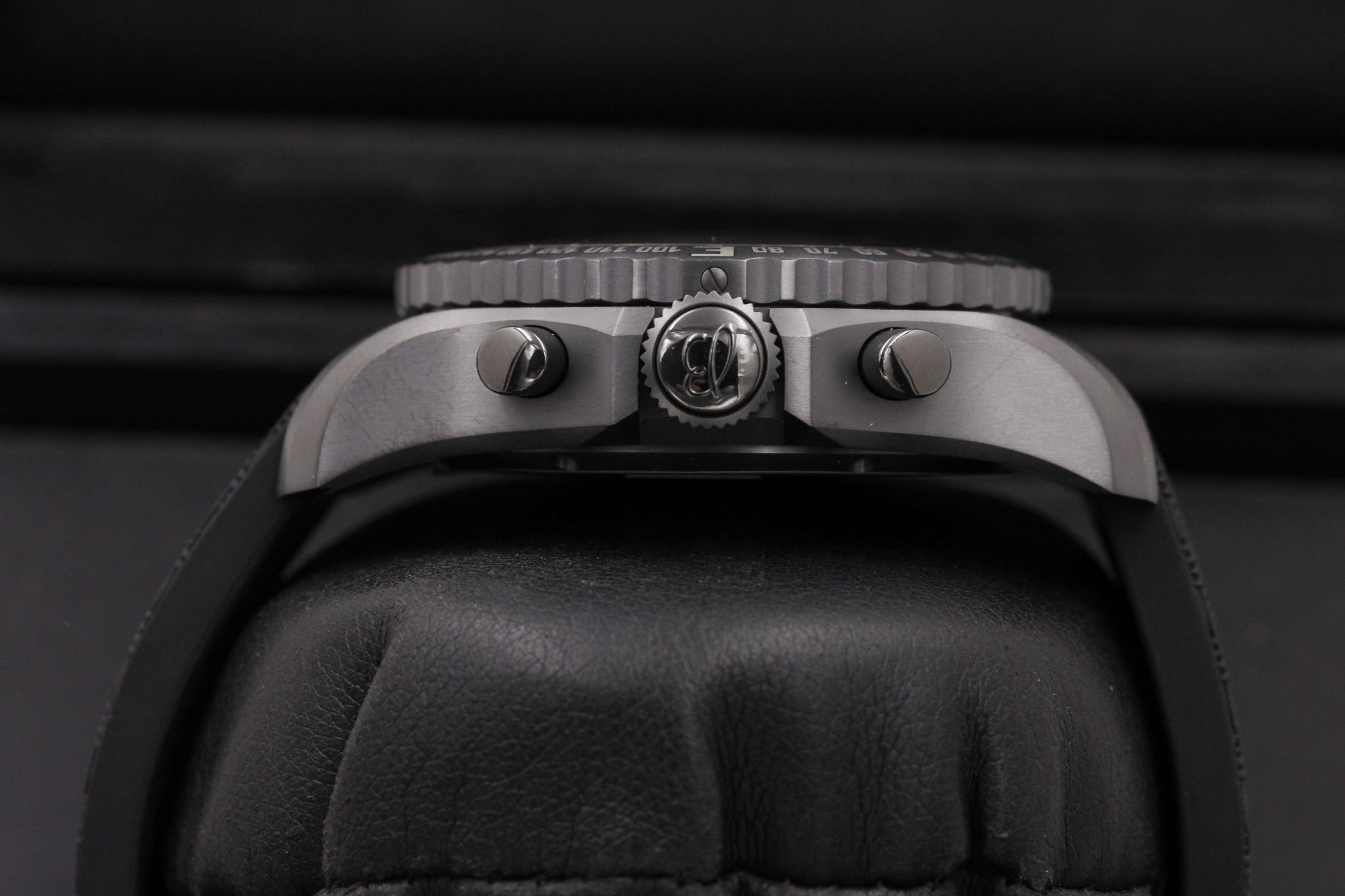Watch Image 3