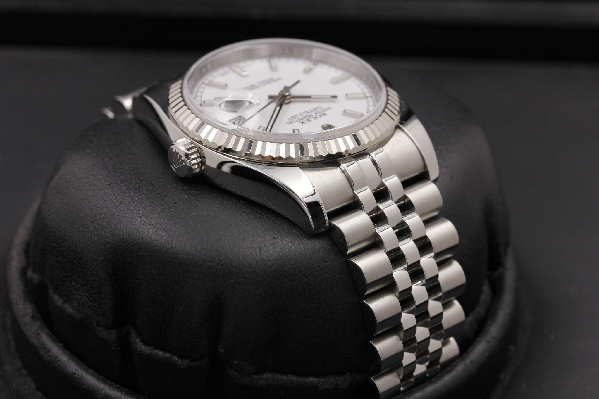 Watch Image 4