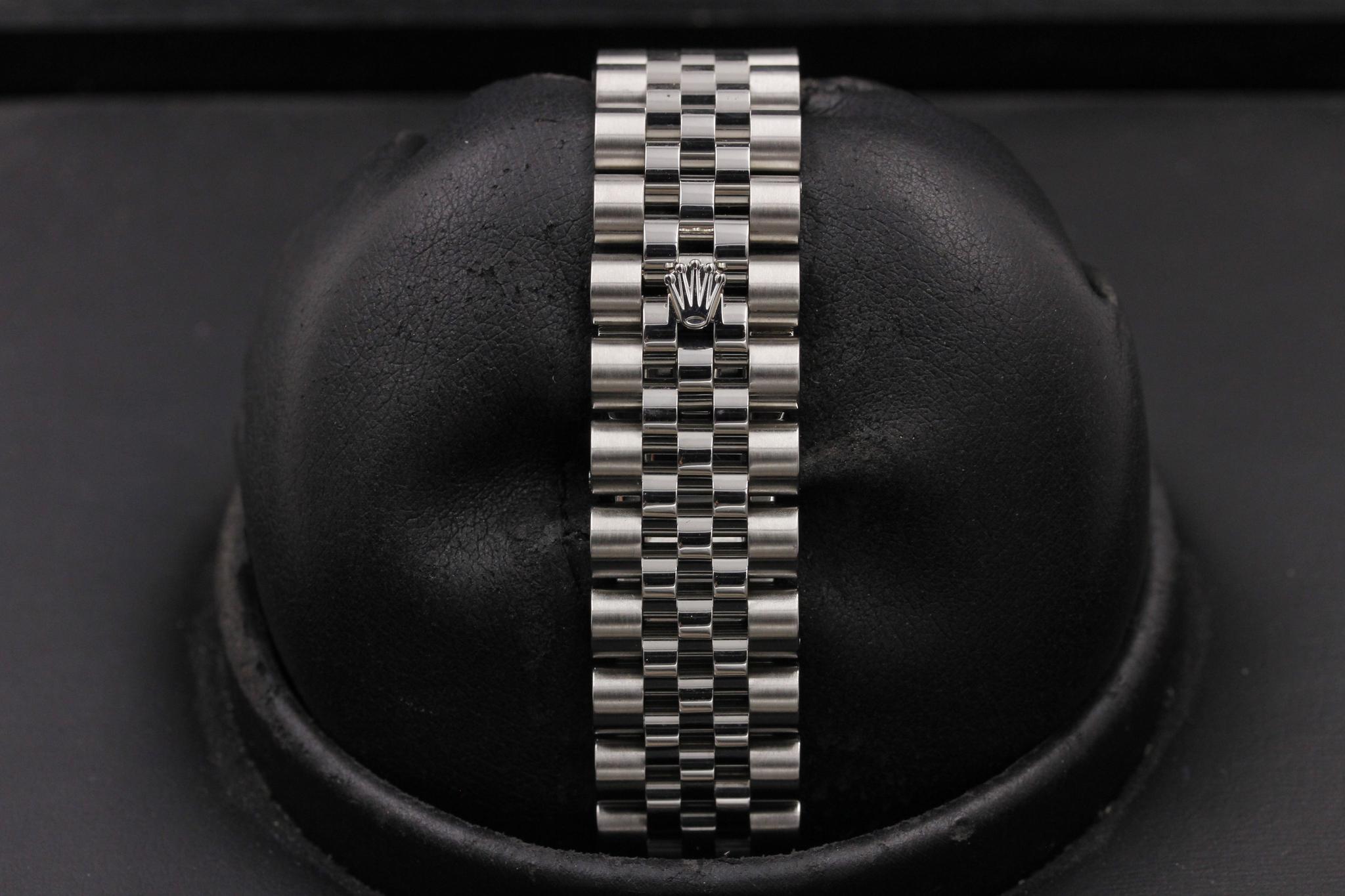 Watch Image 8