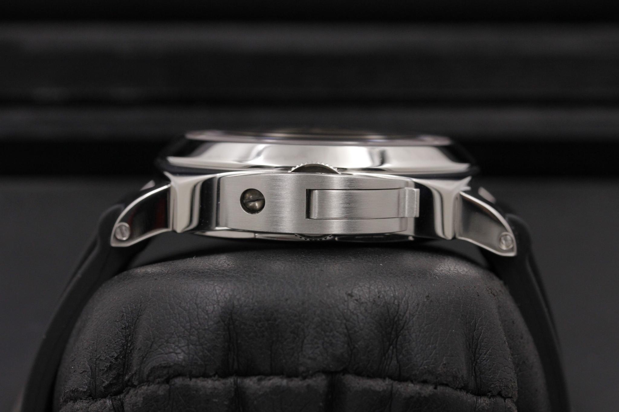 Watch Image 3