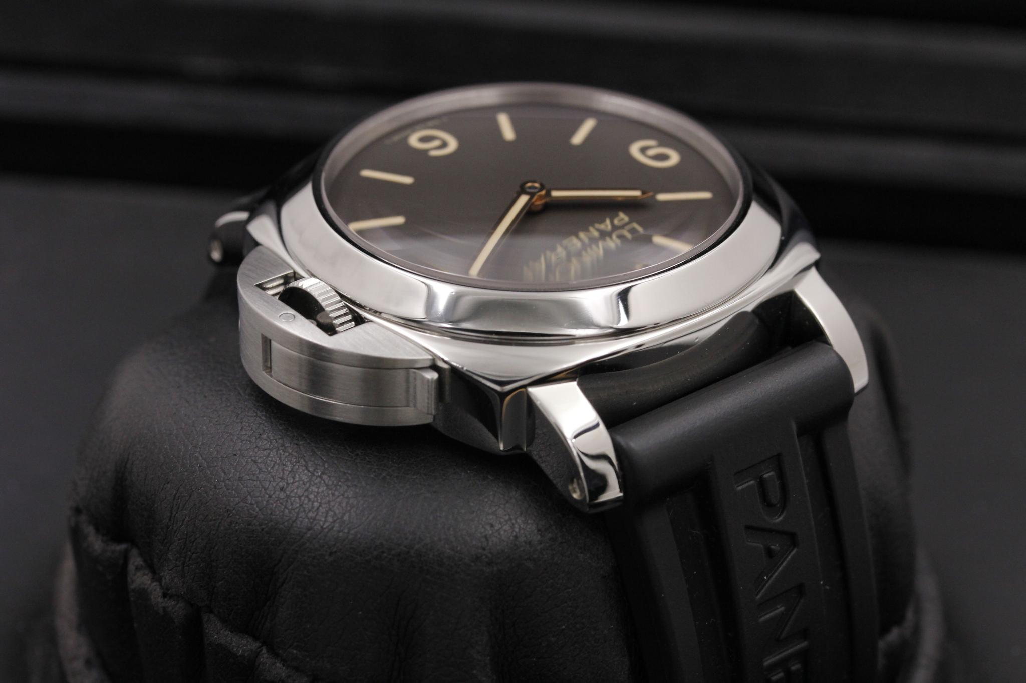 Watch Image 4