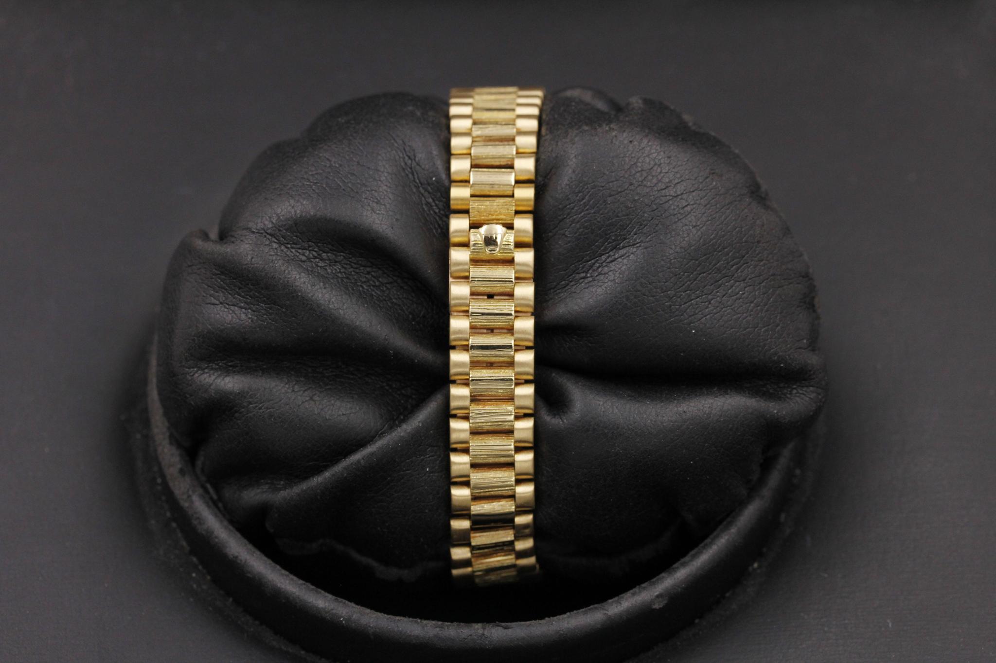 Watch Image 8