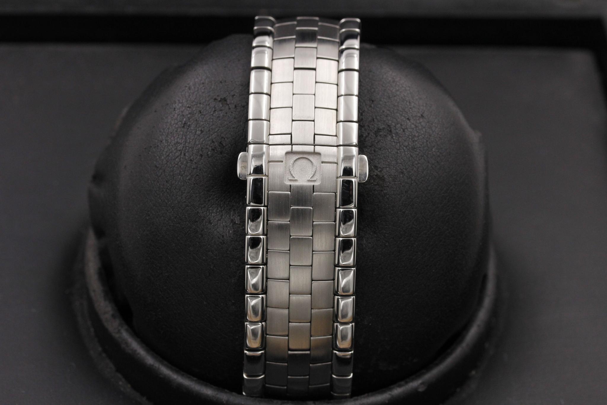 Watch Image 8