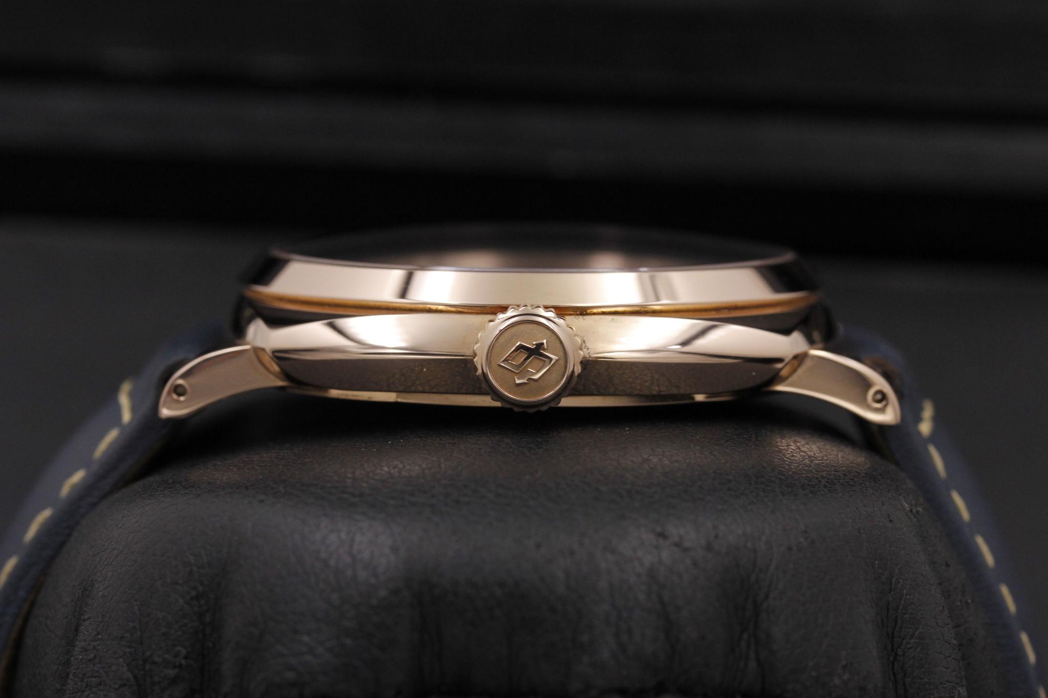 Watch Image 3