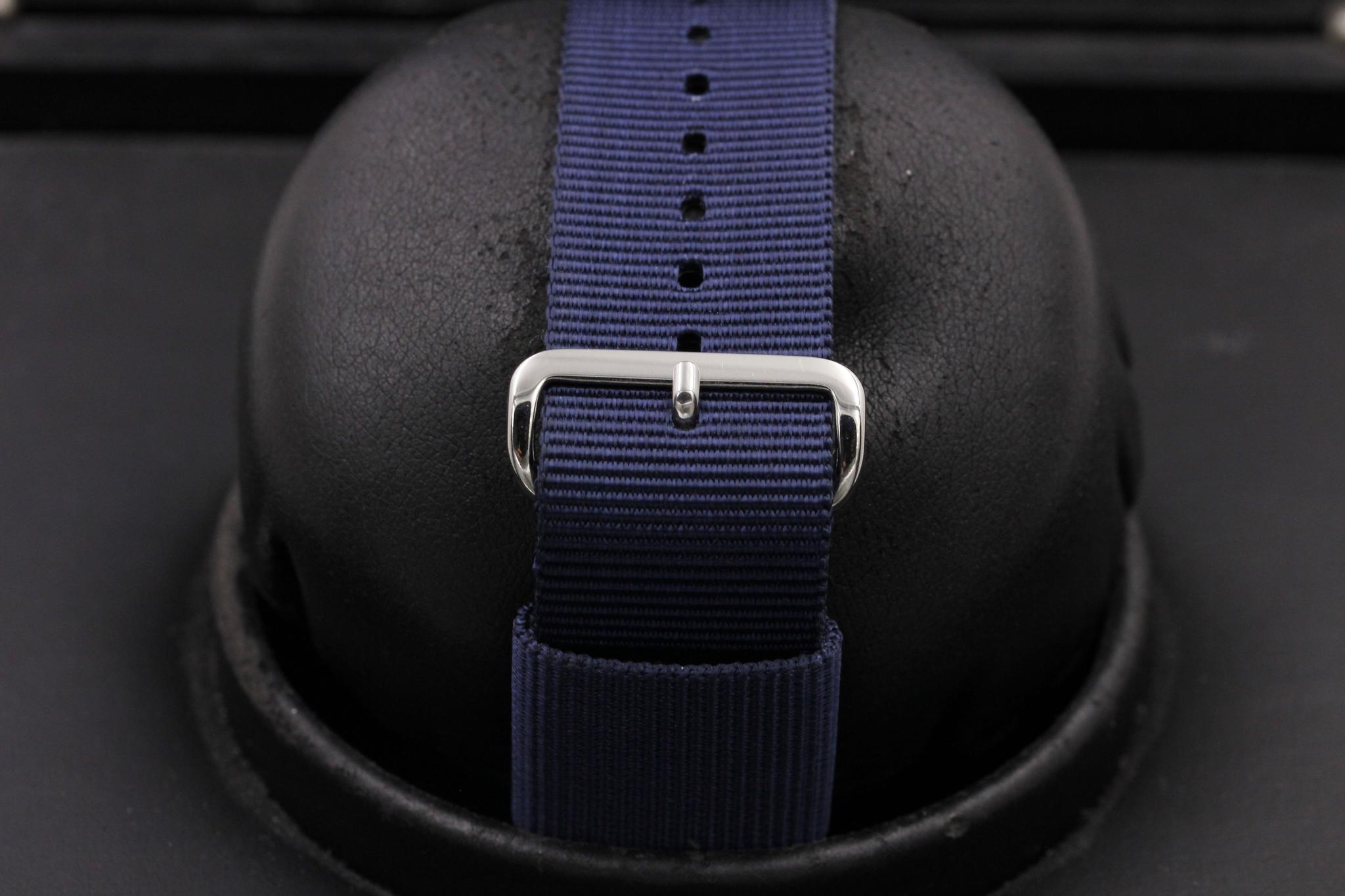 Watch Image 9