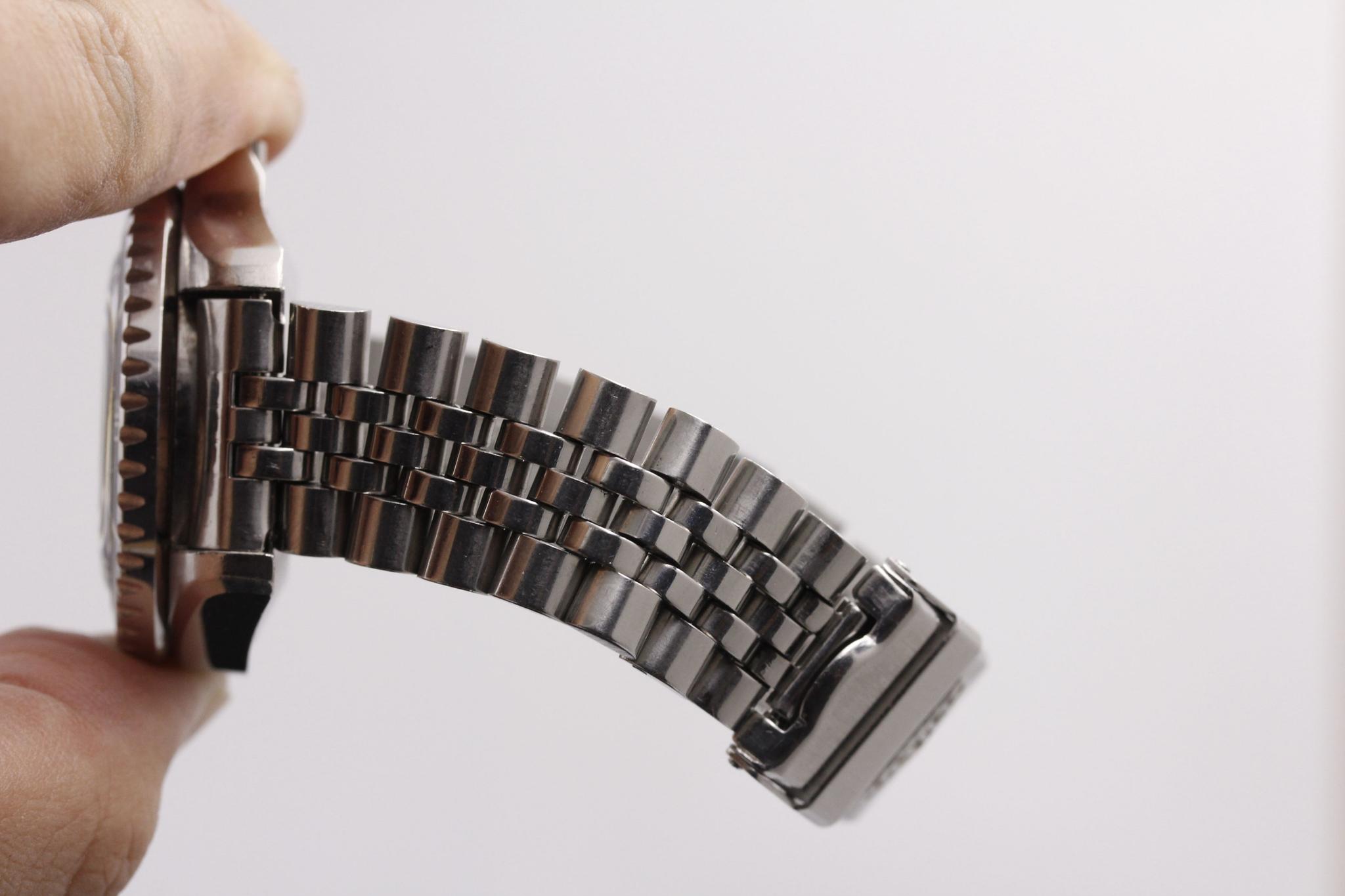 Watch Image 10