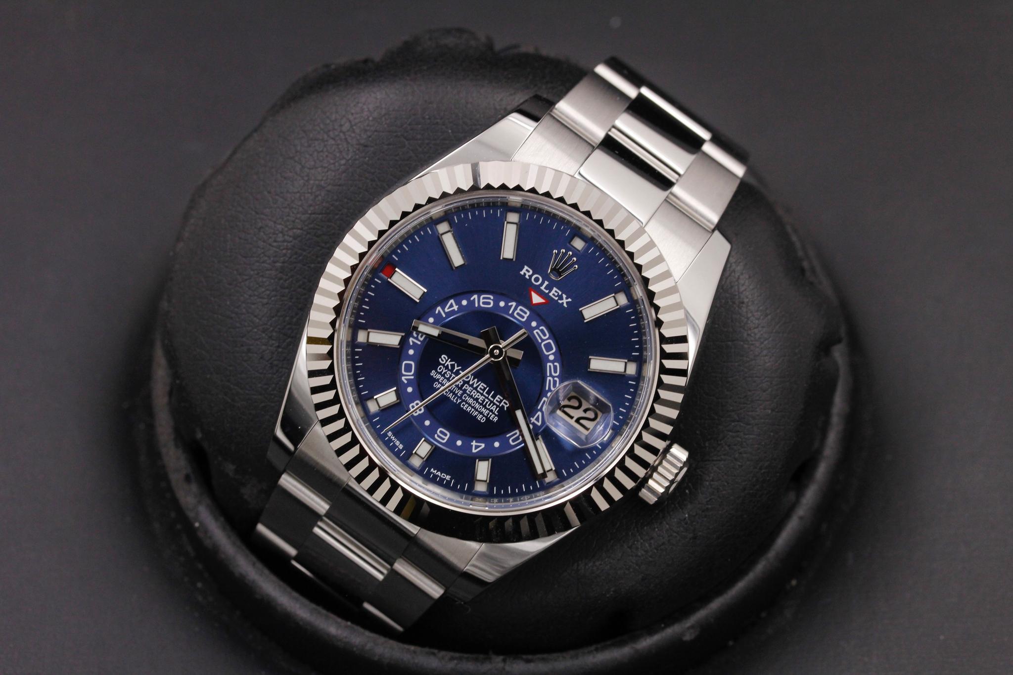 Watch Image 9