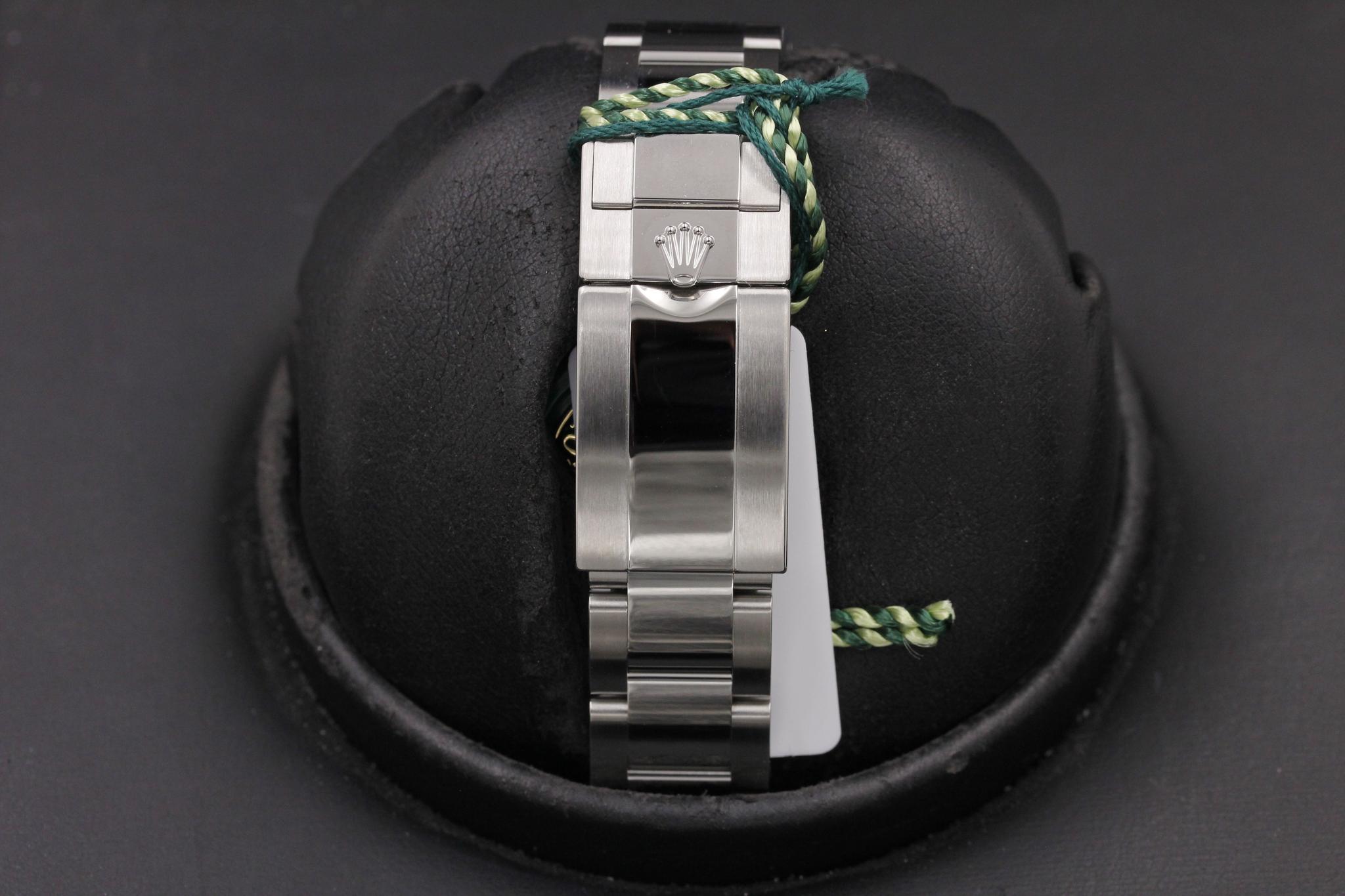 Watch Image 8