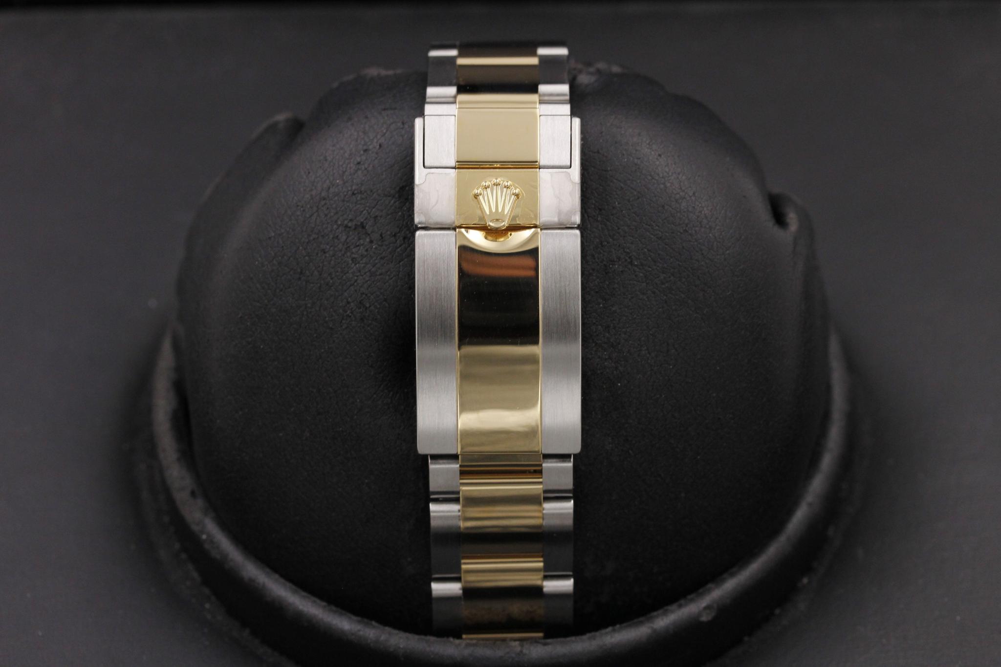 Watch Image 7
