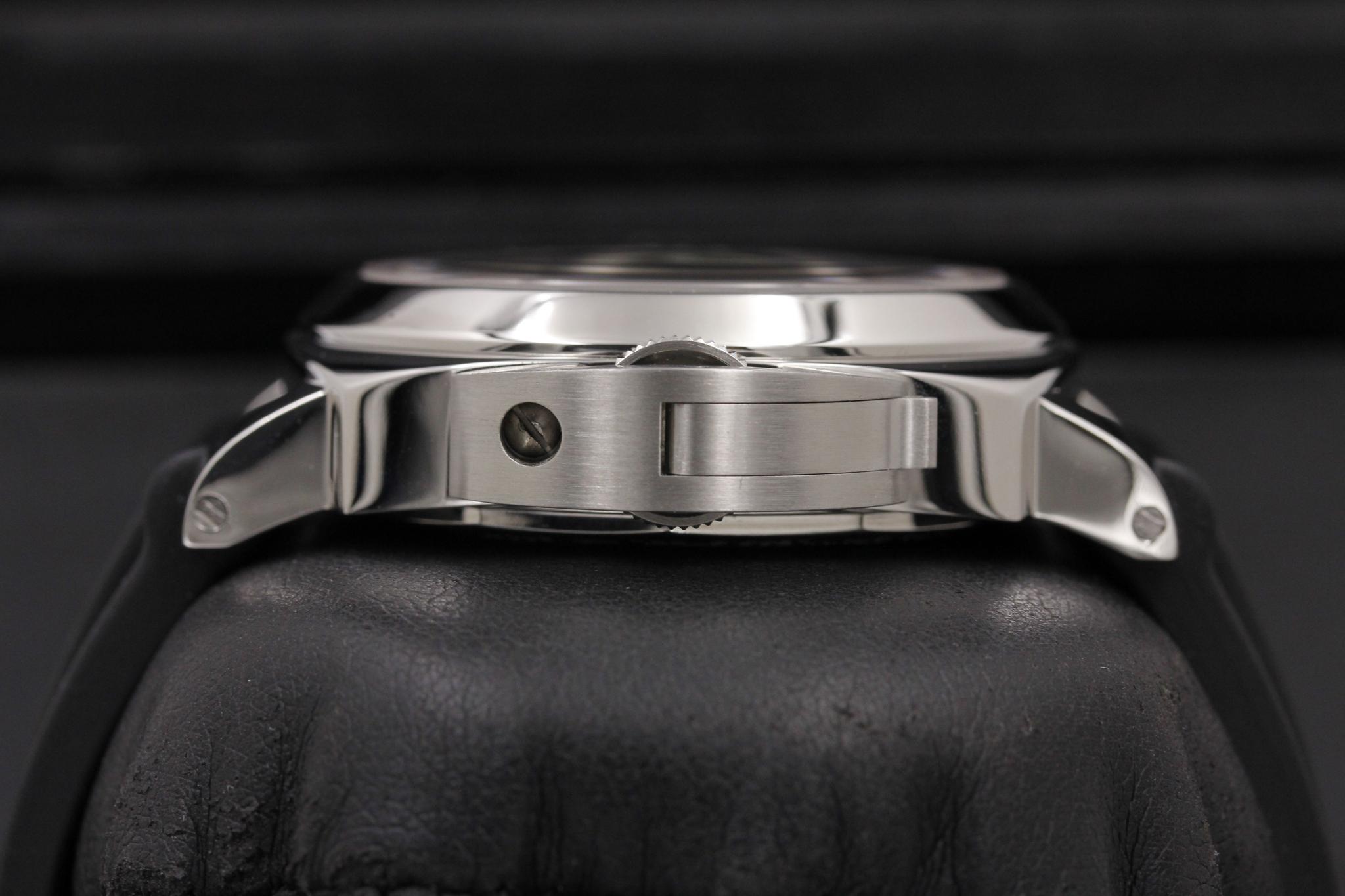 Watch Image 3