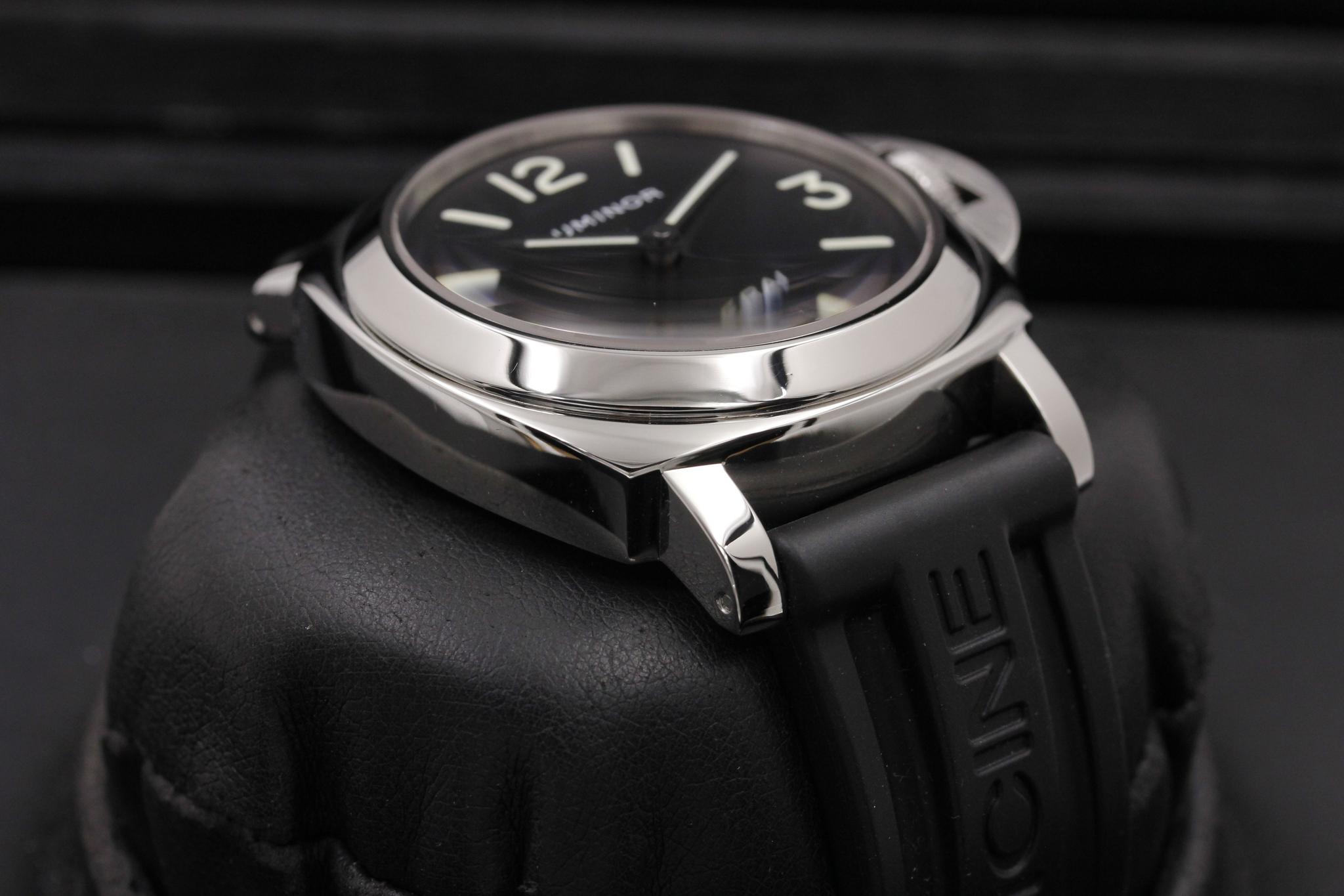 Watch Image 6