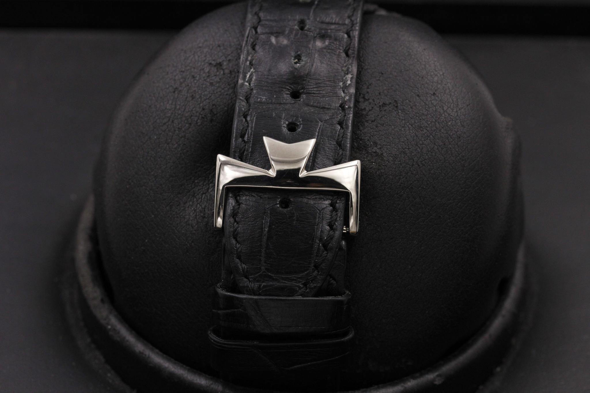 Watch Image 8