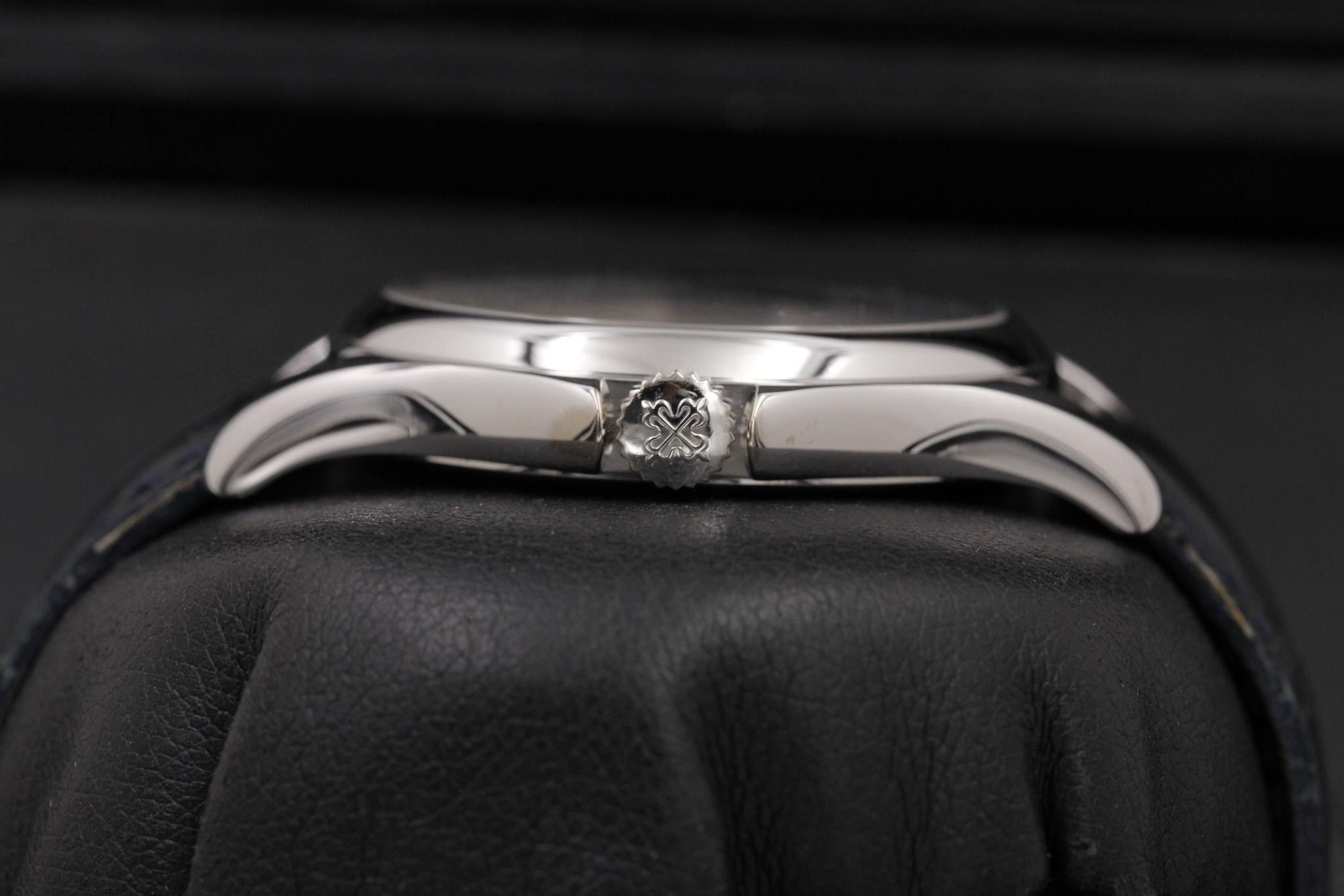 Watch Image 3