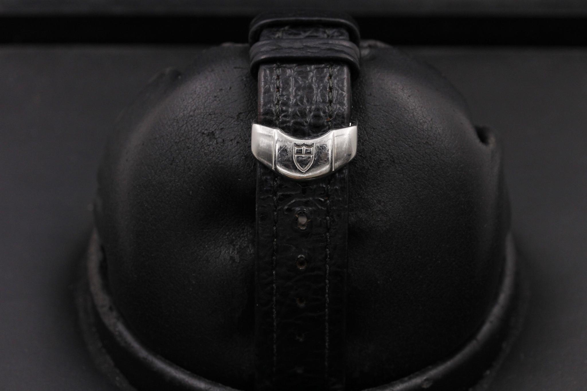 Watch Image 8