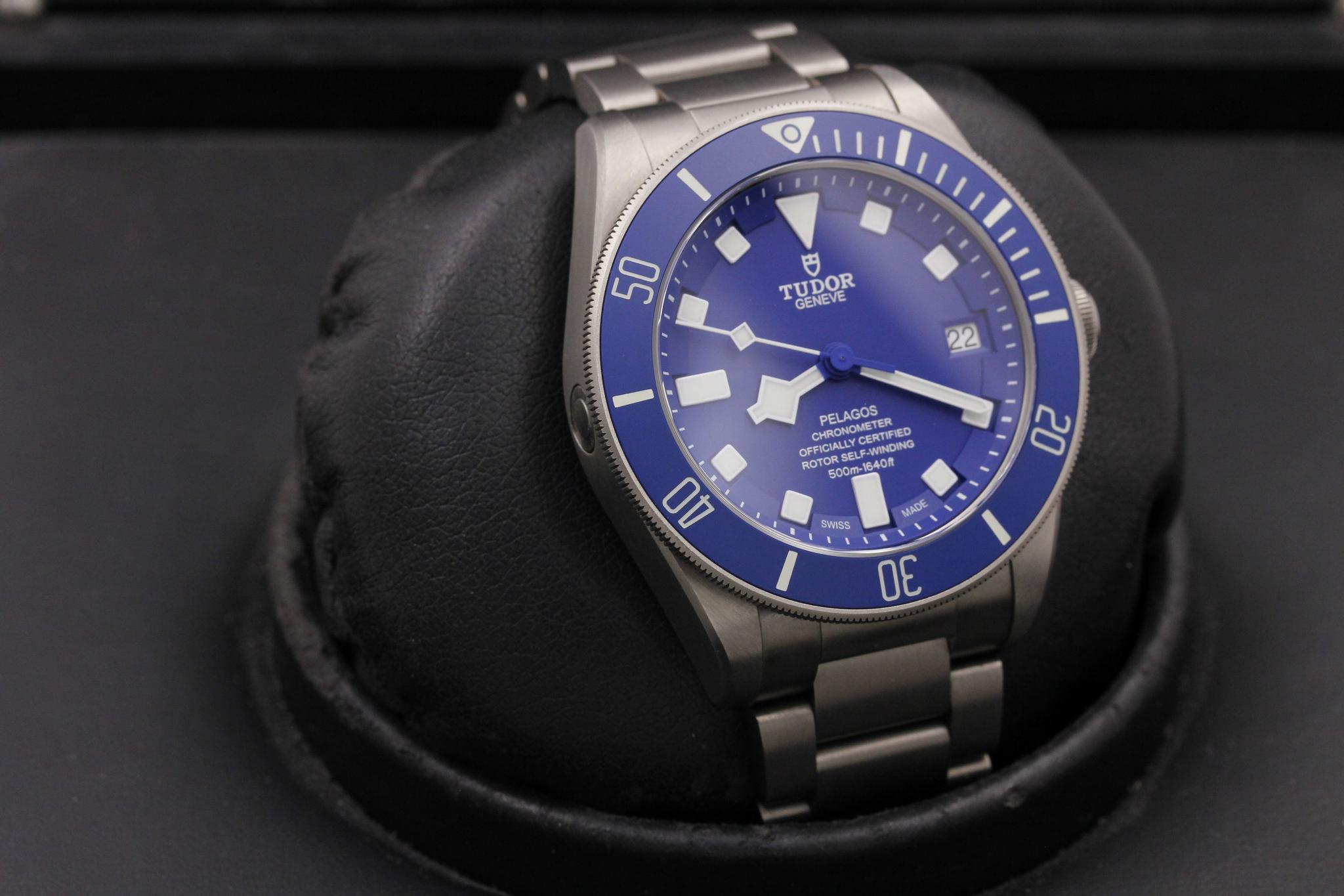 Watch Image 10