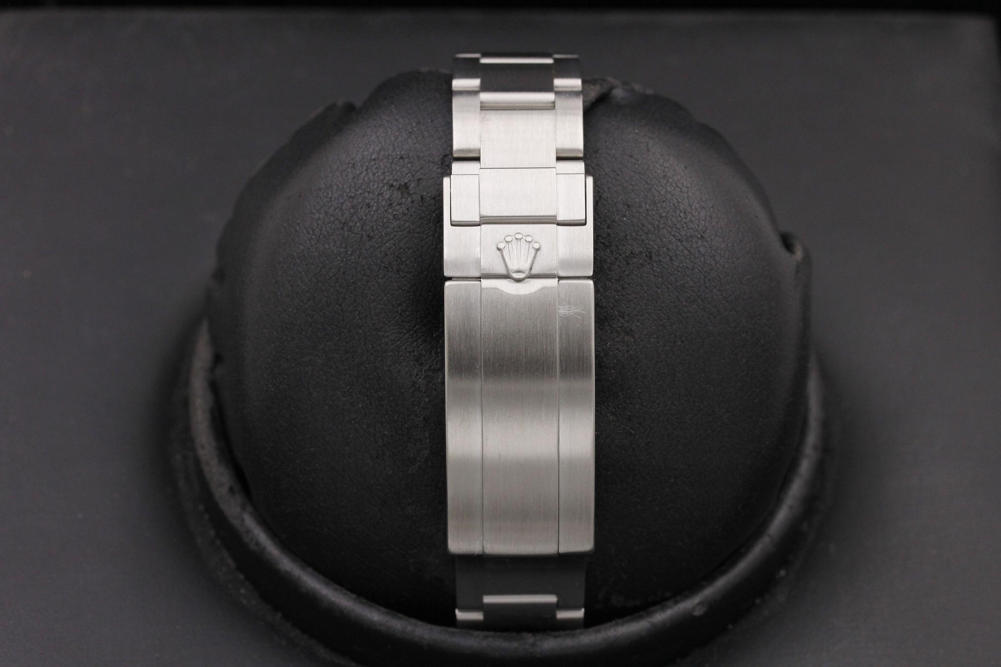 Watch Image 8