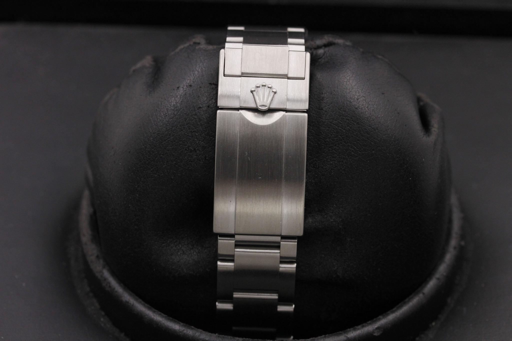 Watch Image 8