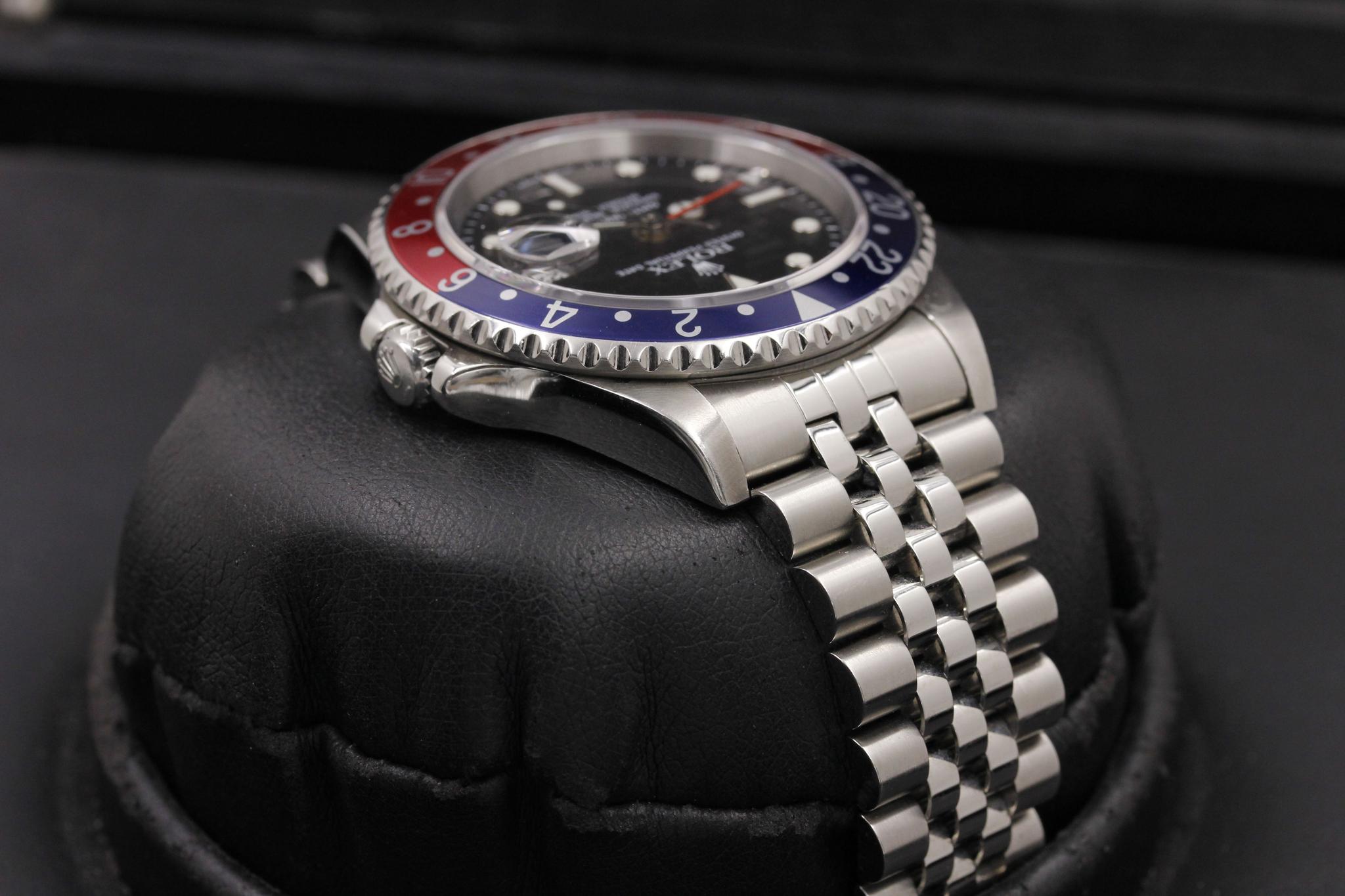 Watch Image 4