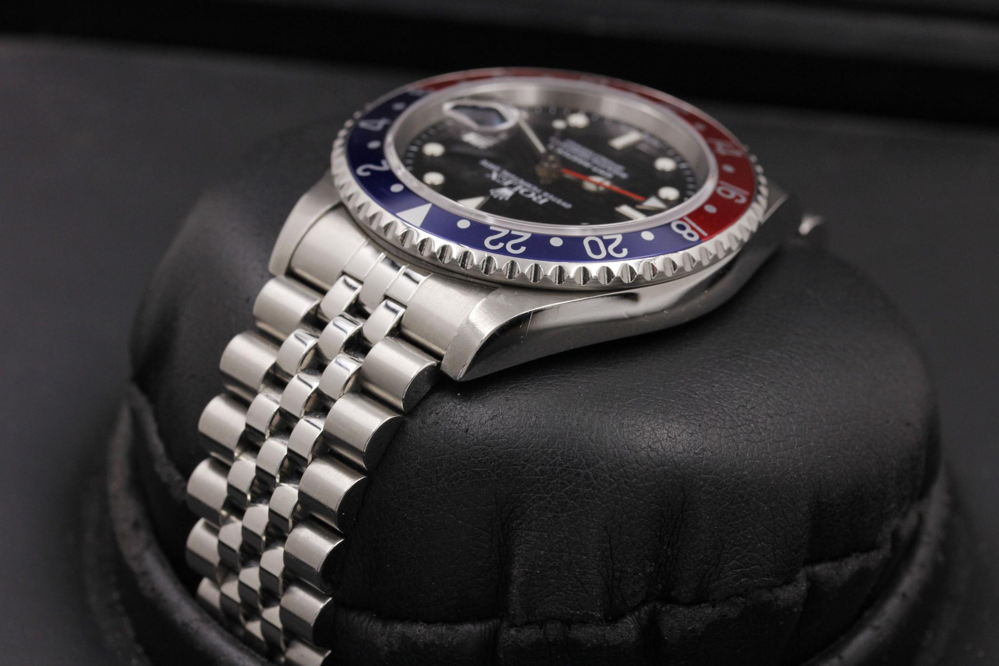 Watch Image 5