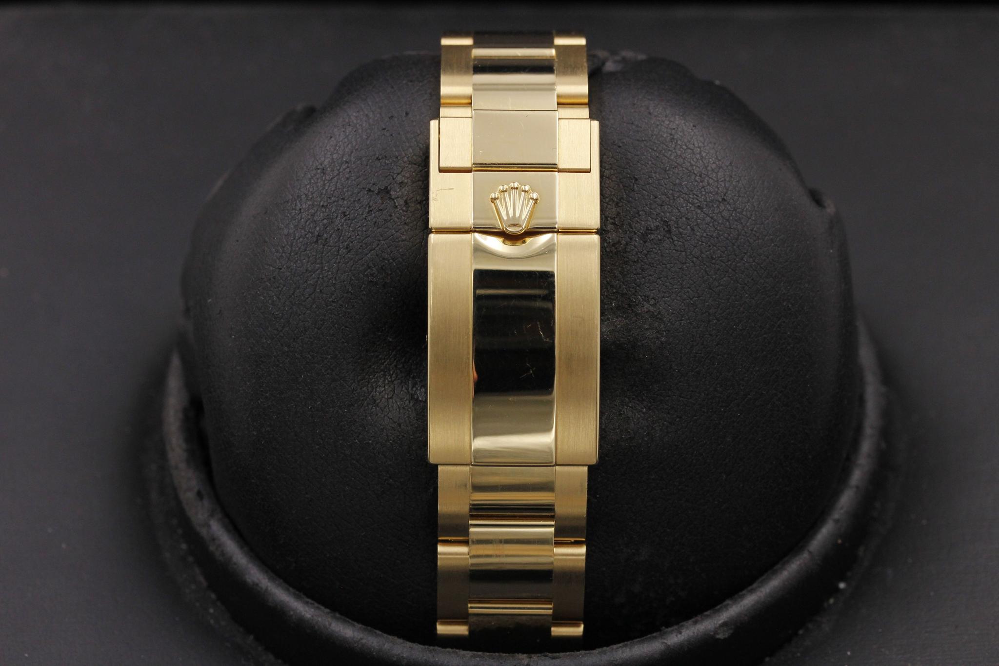 Watch Image 8