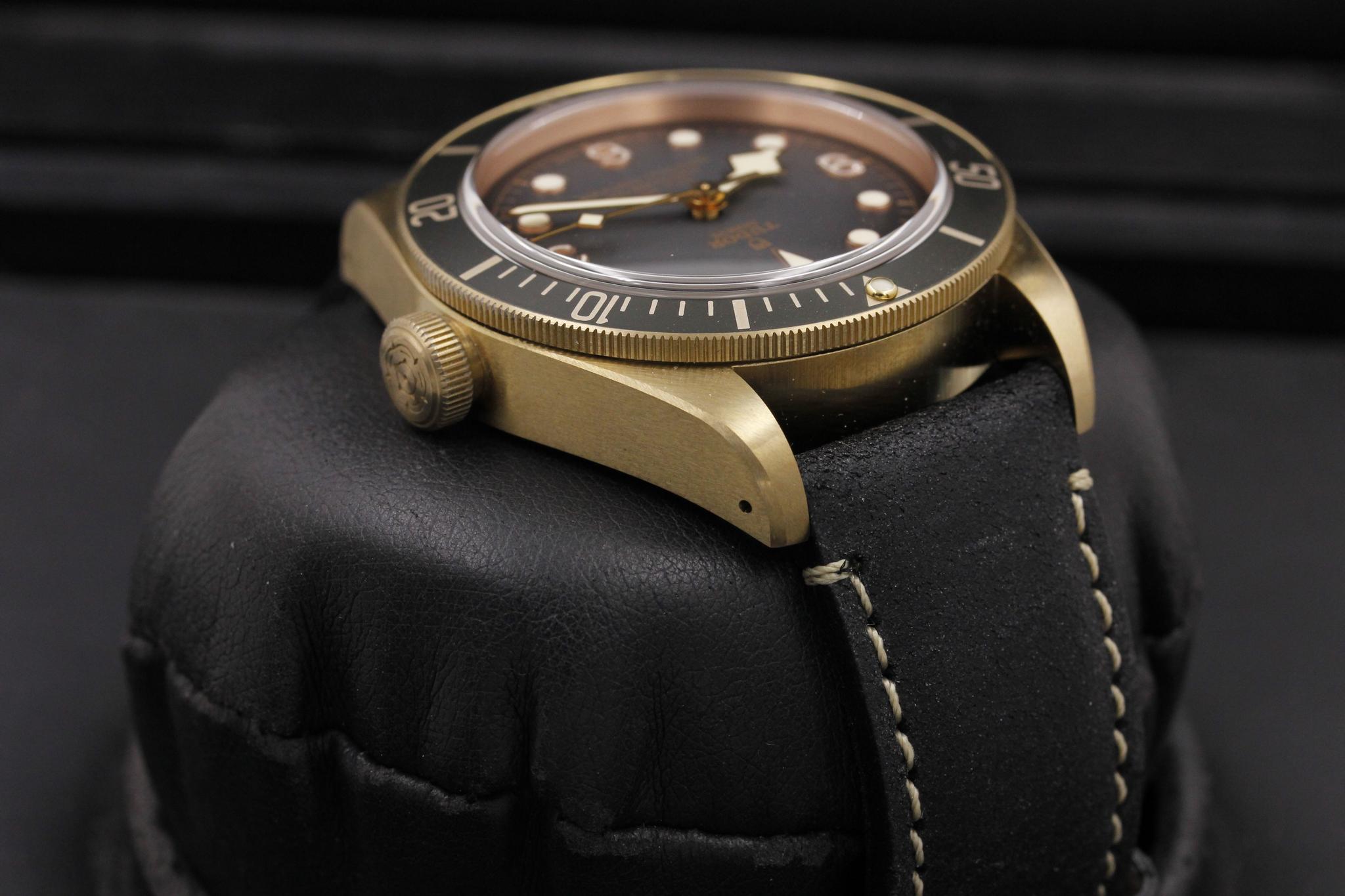 Watch Image 4