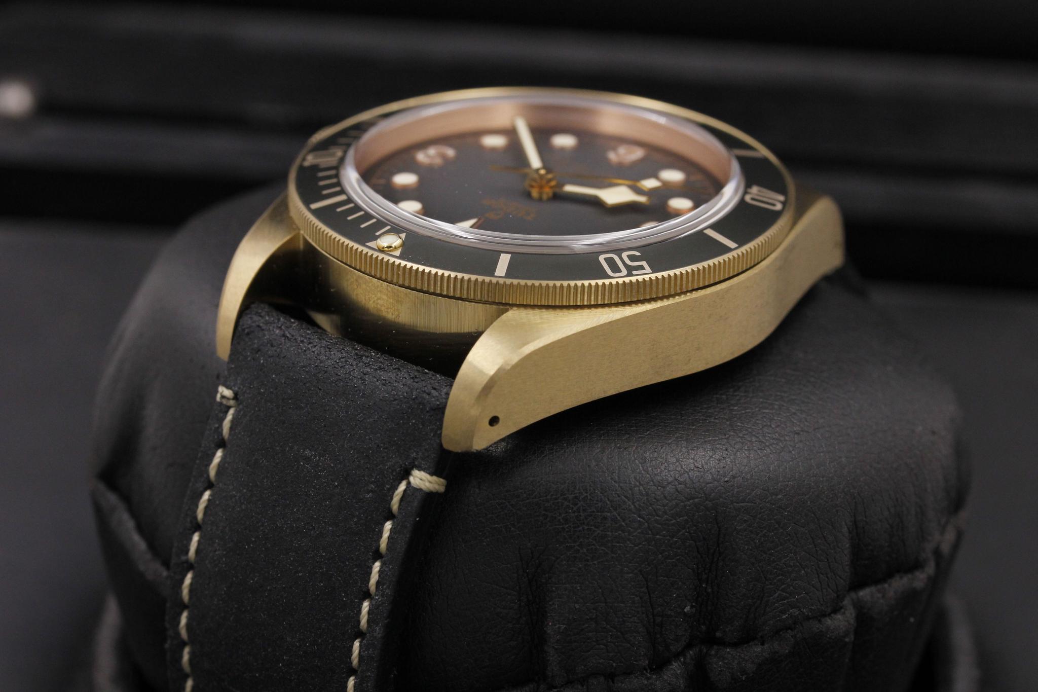 Watch Image 5