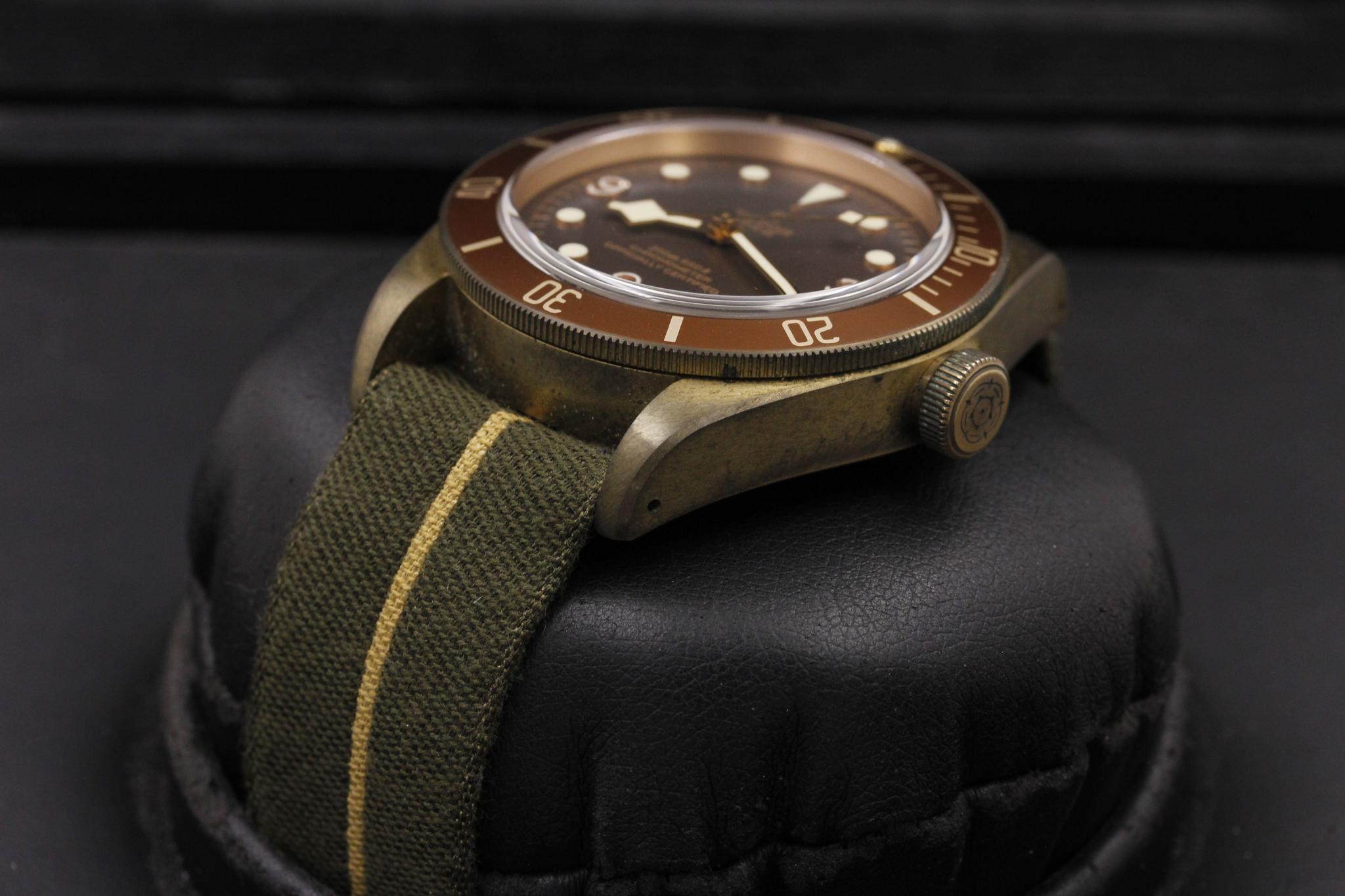 Watch Image 2