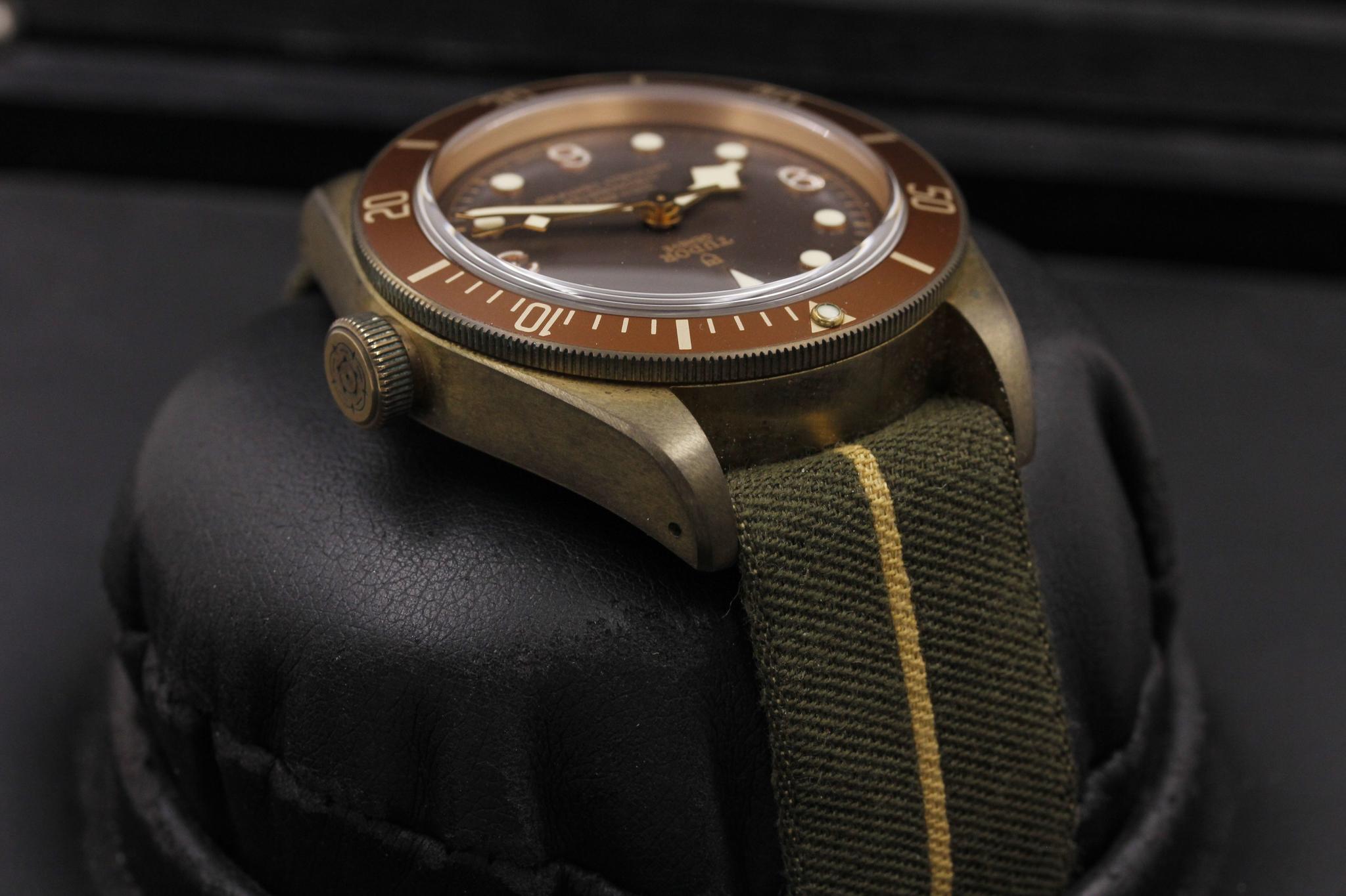 Watch Image 4