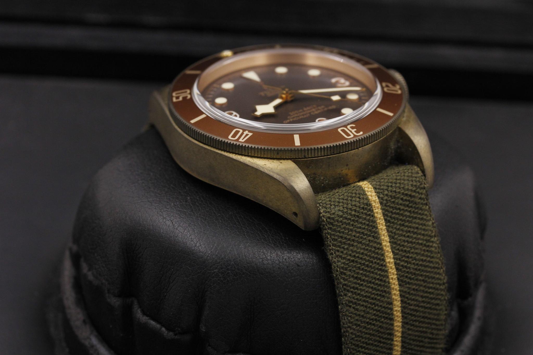Watch Image 6