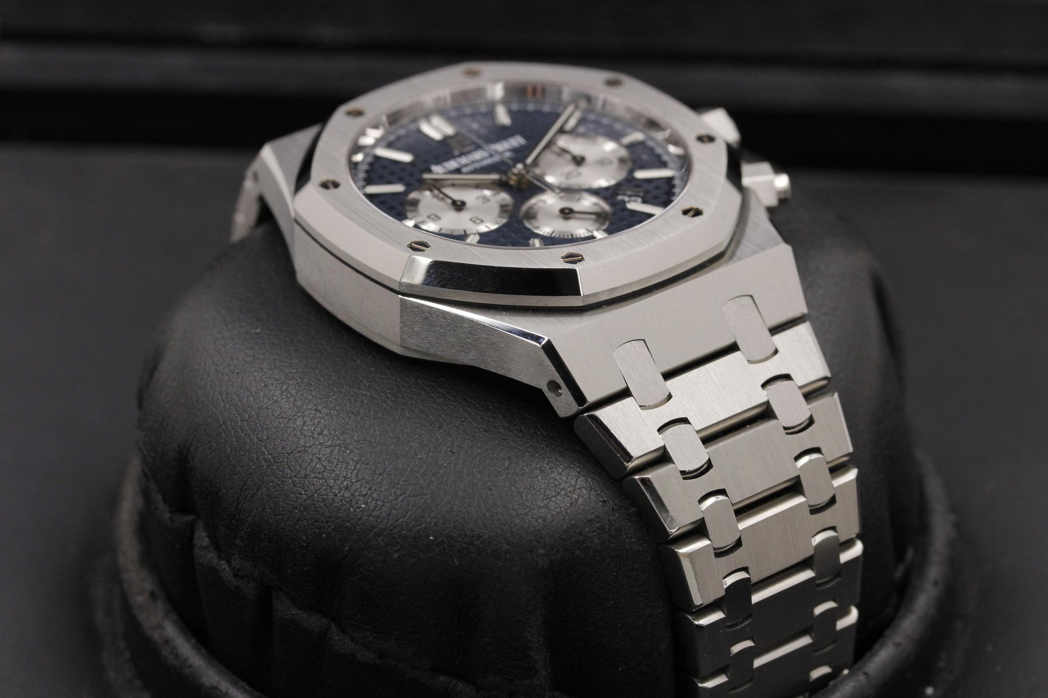 Watch Image 6