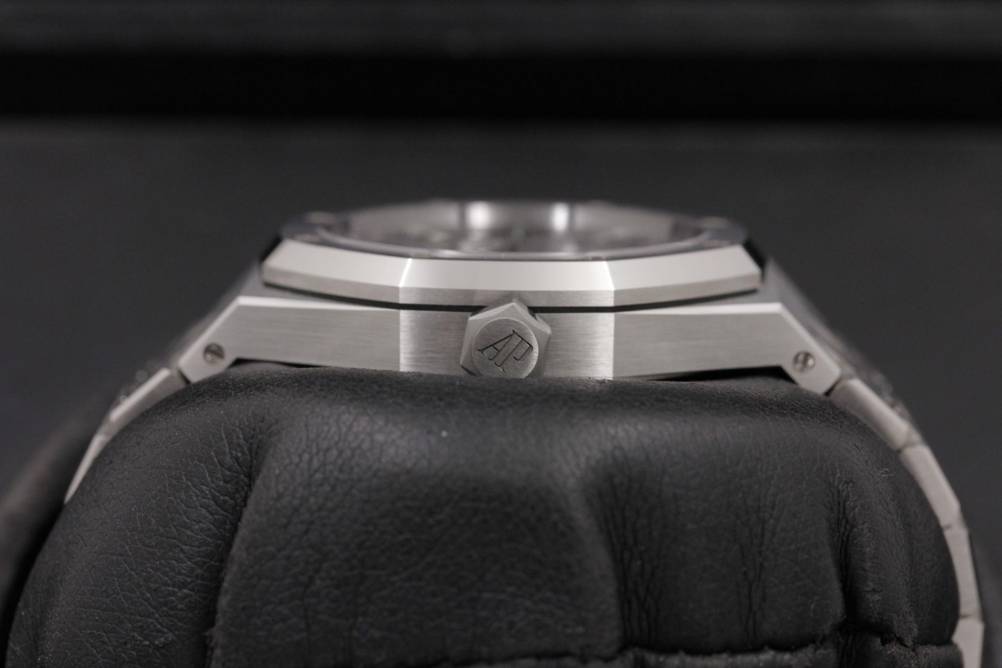 Watch Image 3