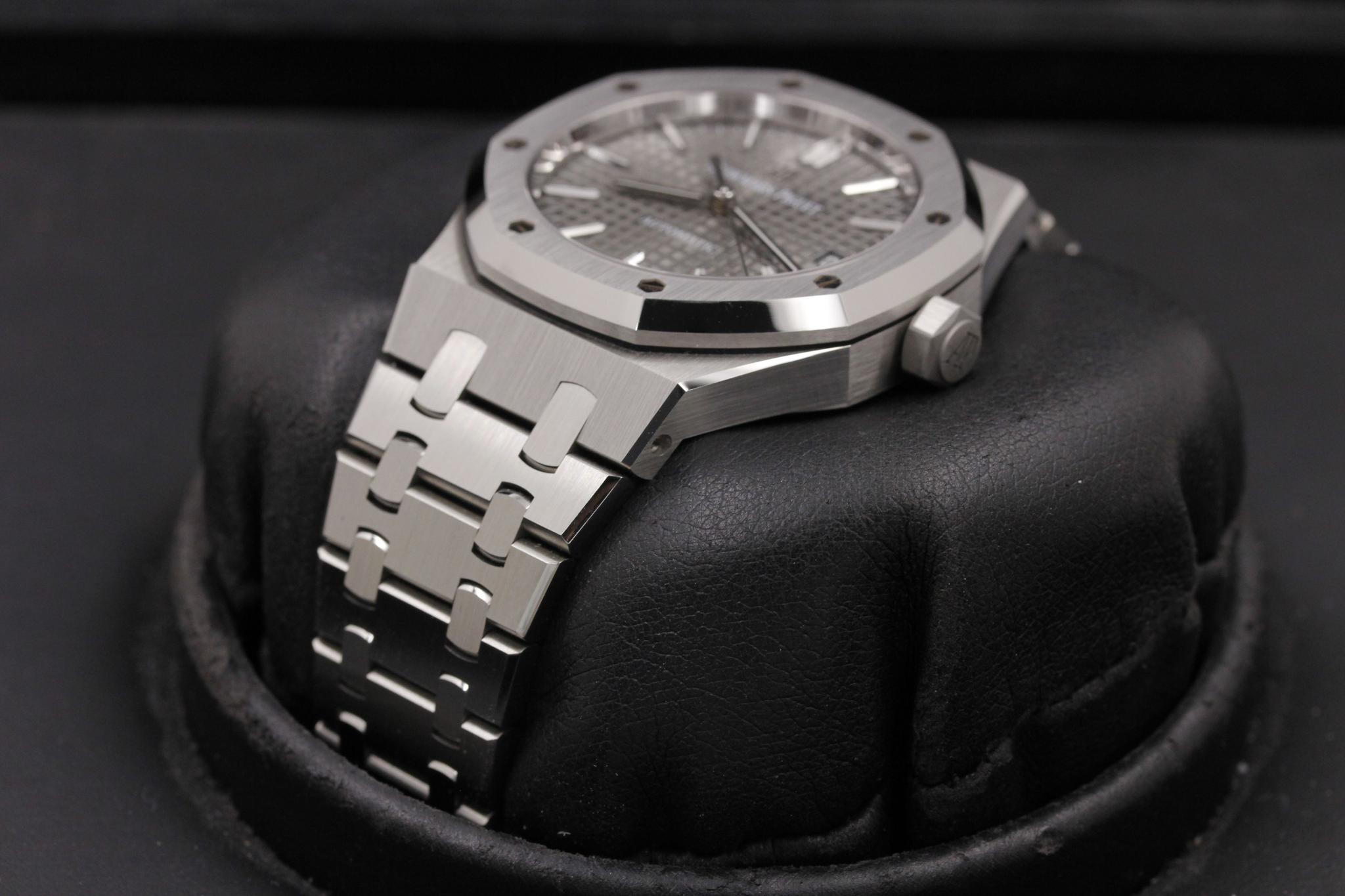Watch Image 2