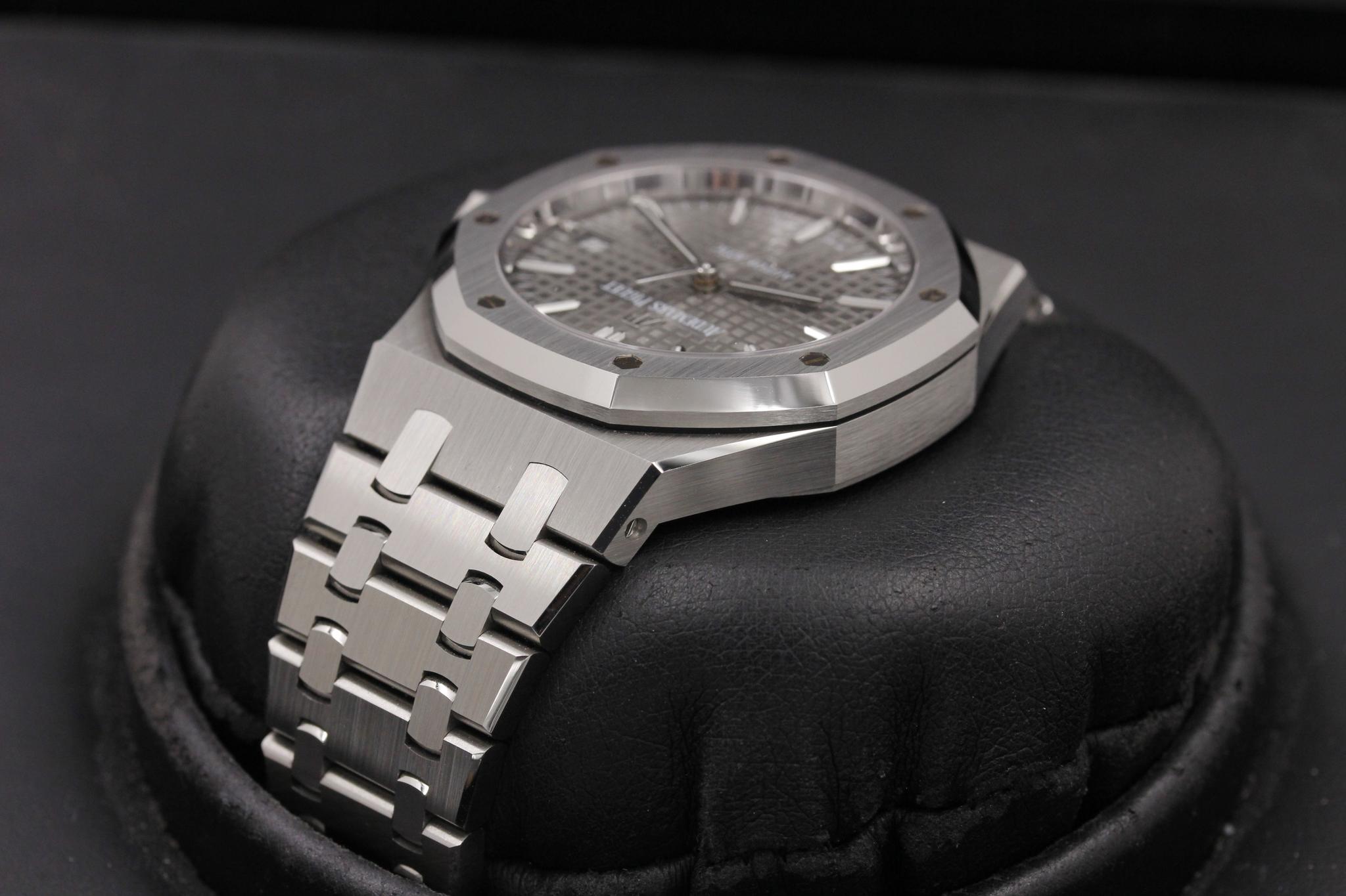 Watch Image 5