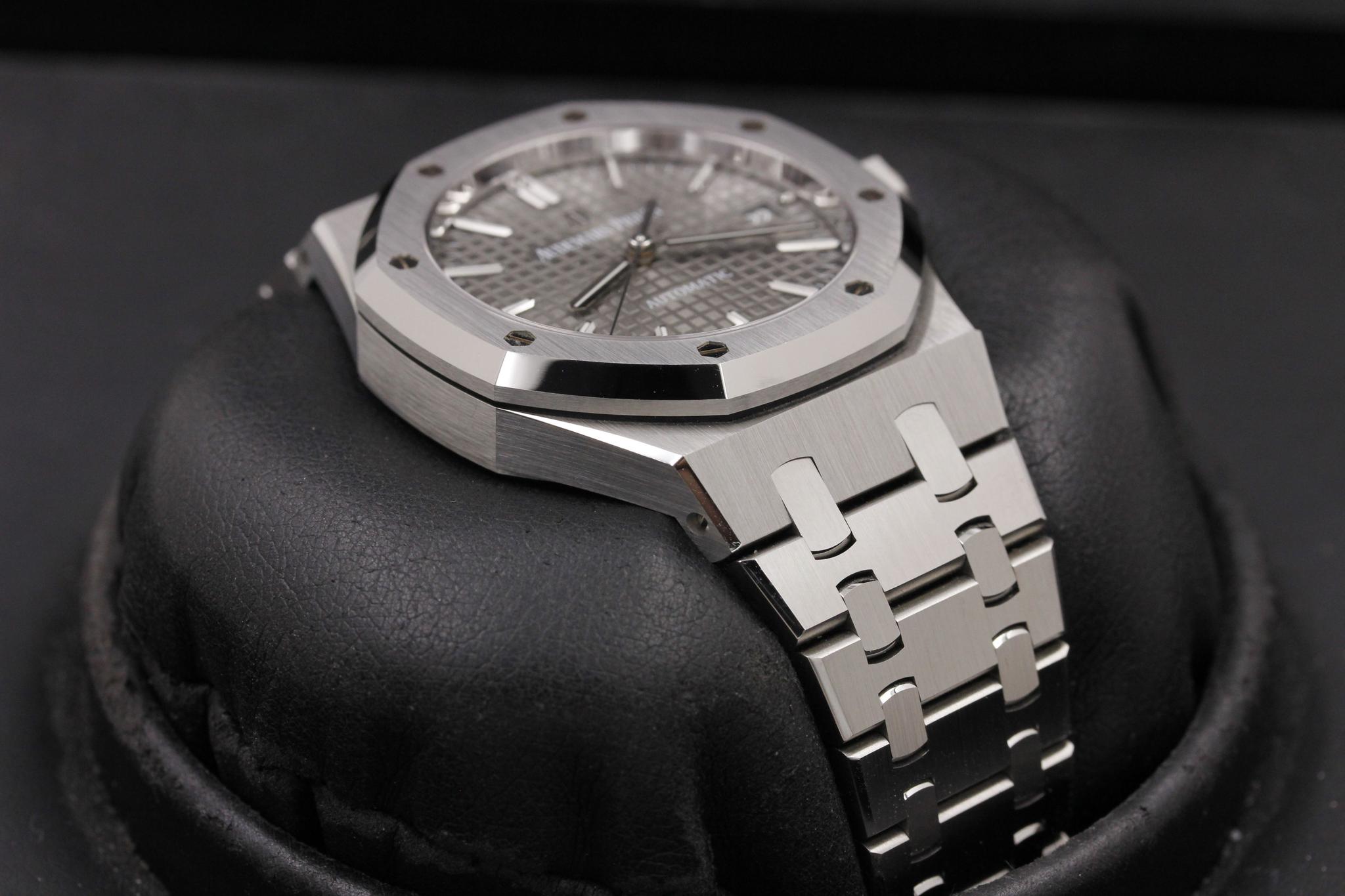 Watch Image 6