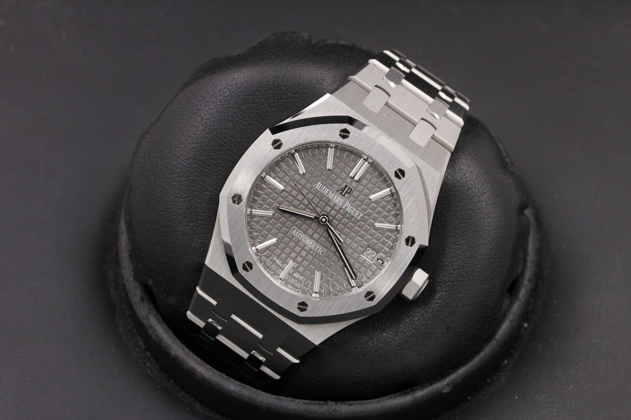 Watch Image 9