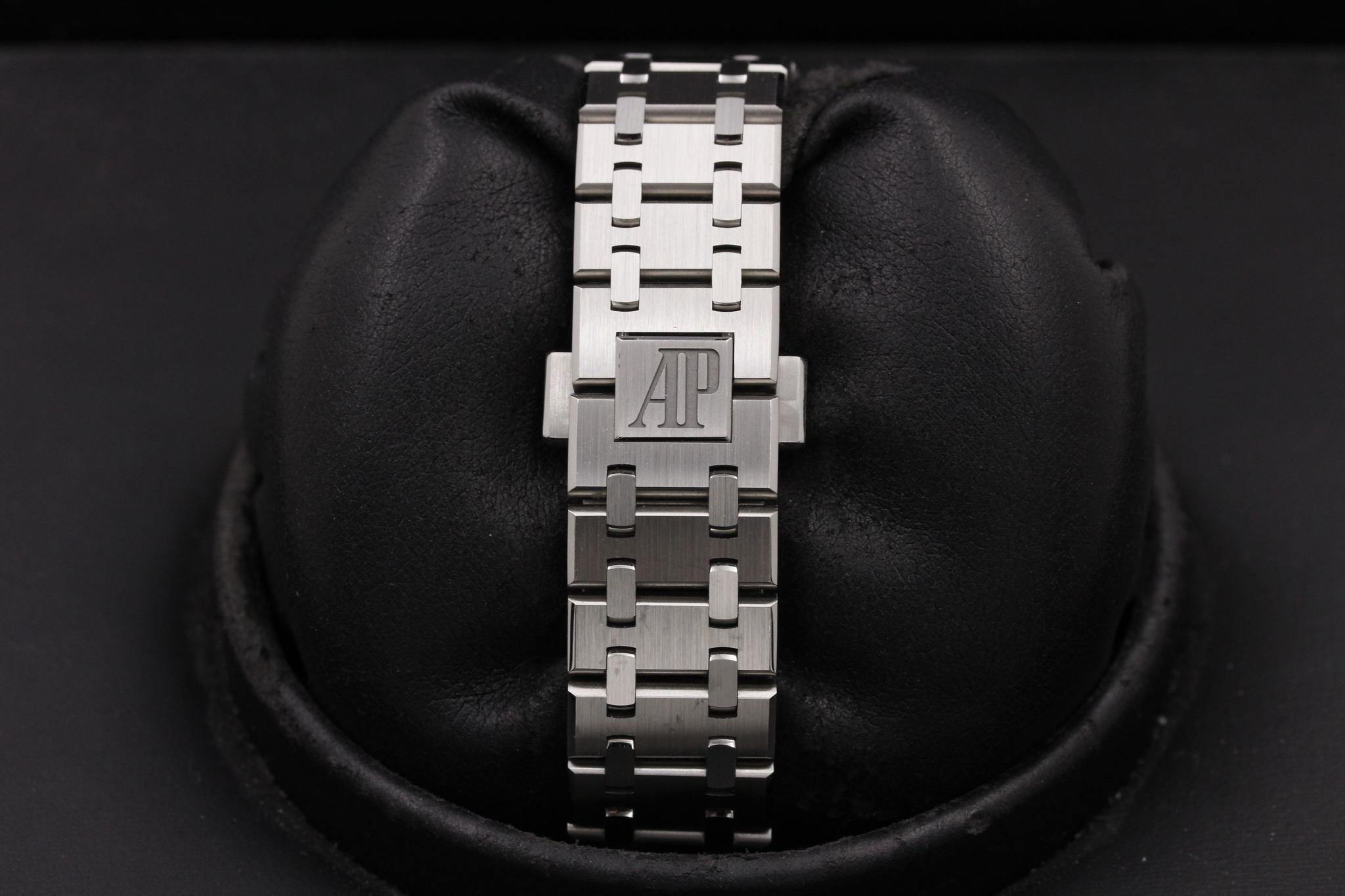 Watch Image 7
