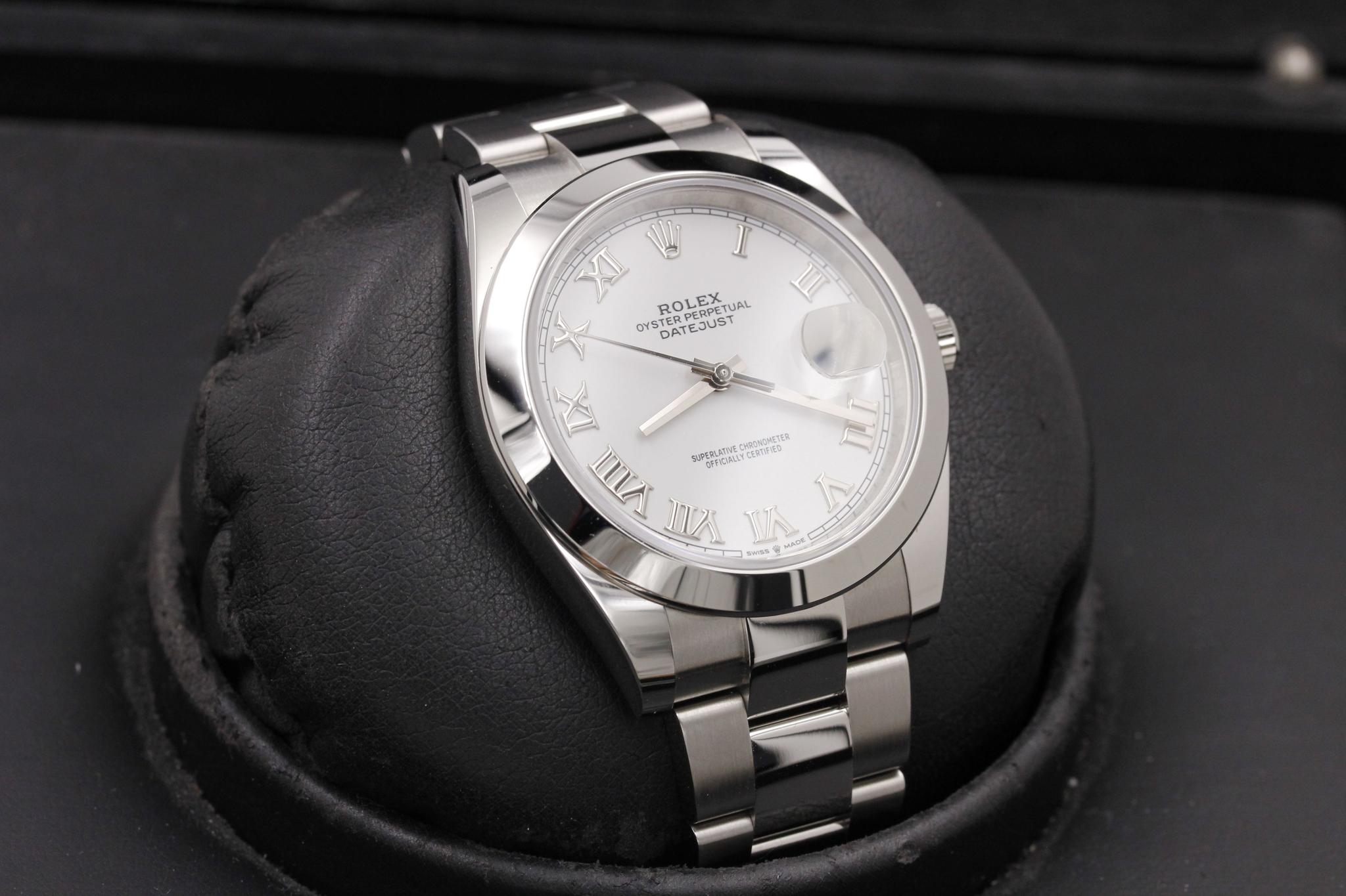 Watch Image 10
