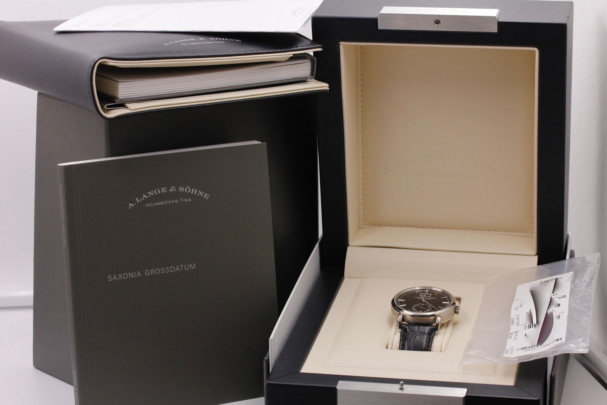Watch Image 12